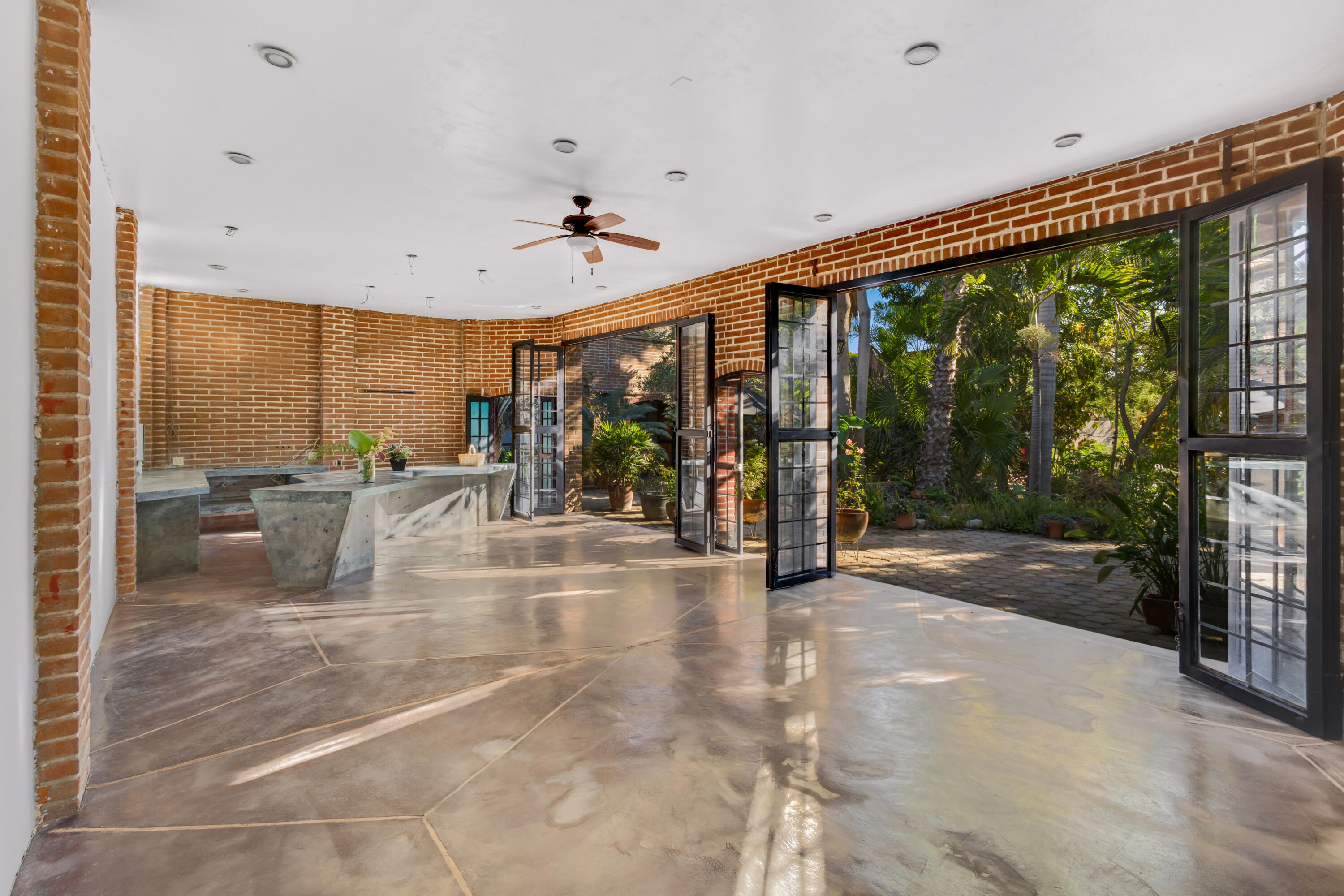 18 Paradise Place and Gardens
