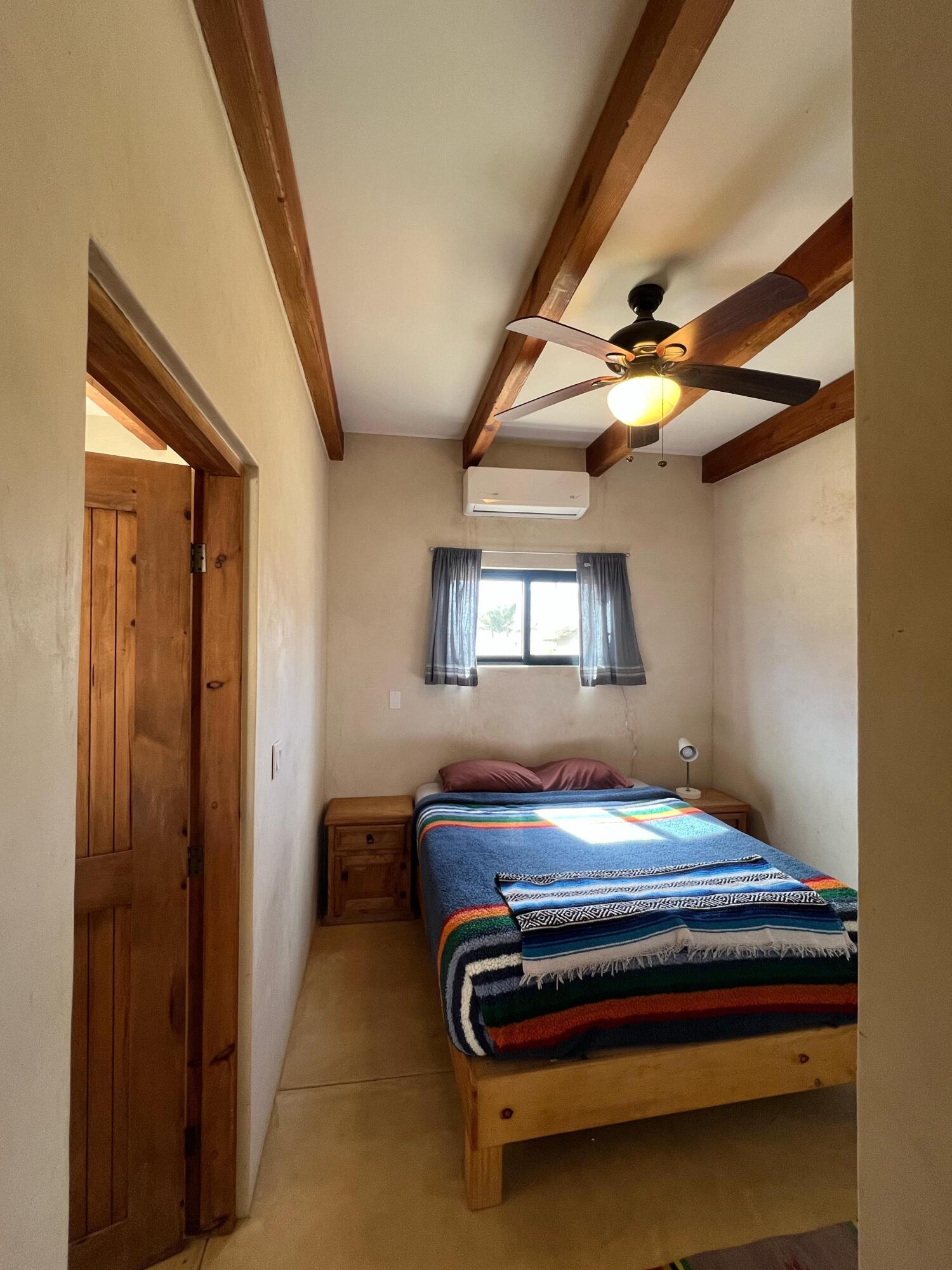 Casita 63, Los Cerritos