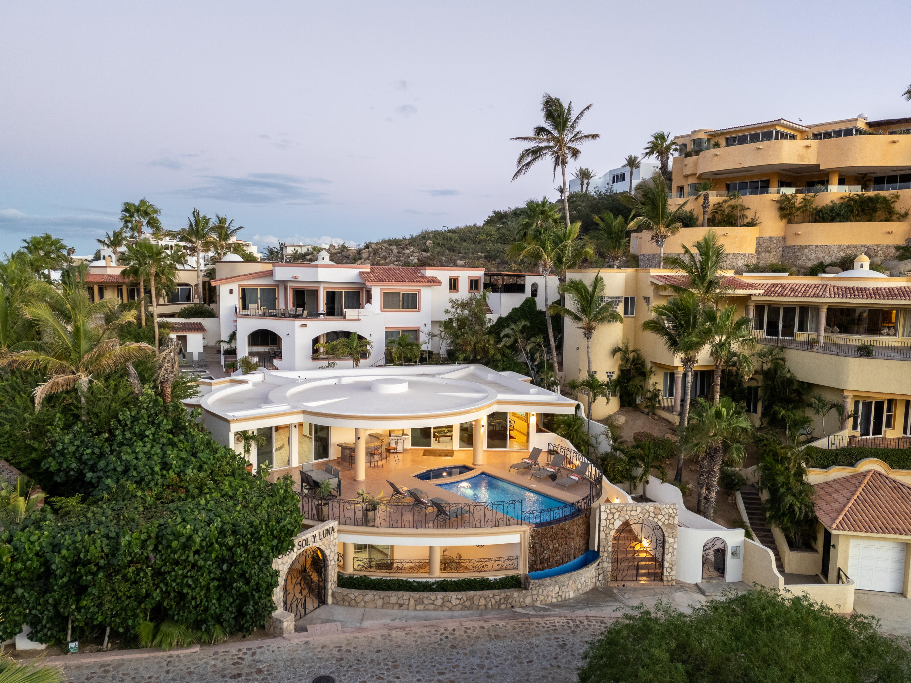 Casa Sol y Luna