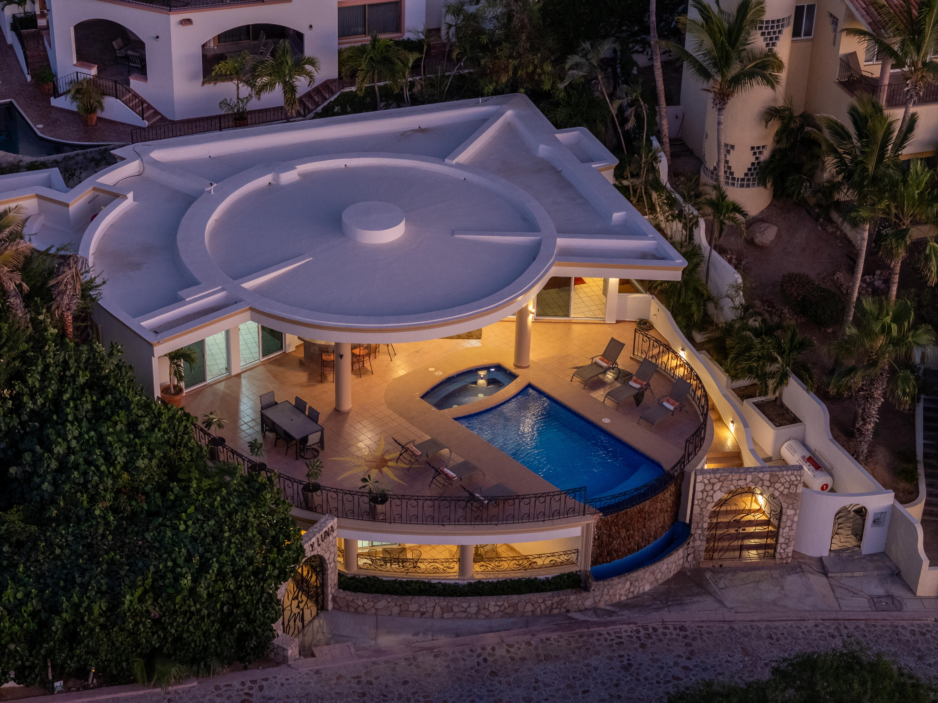 Casa Sol y Luna
