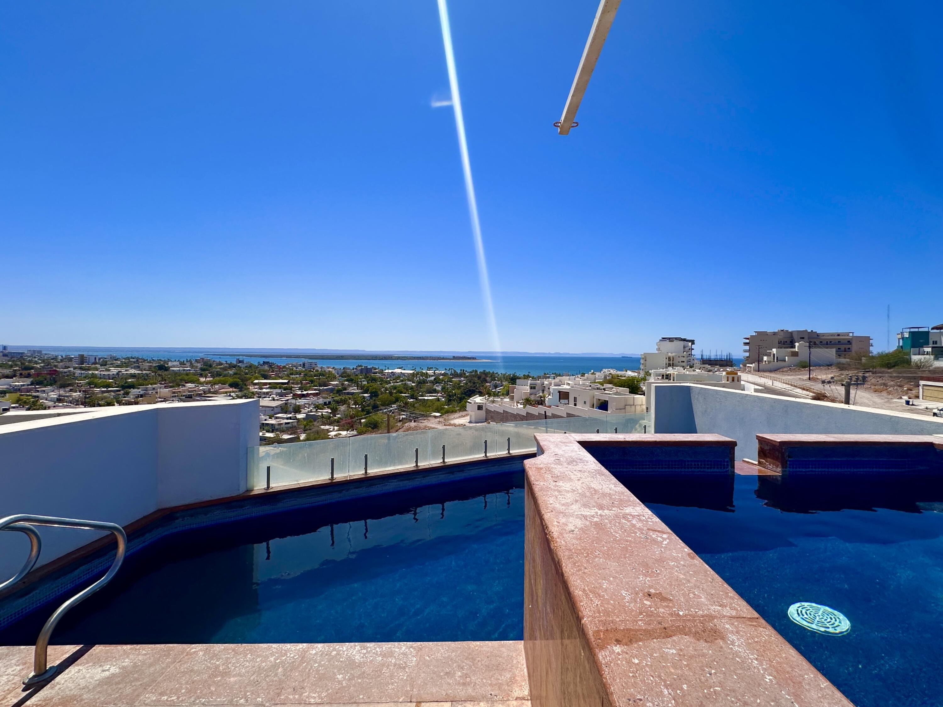 Vista Bahía Residence