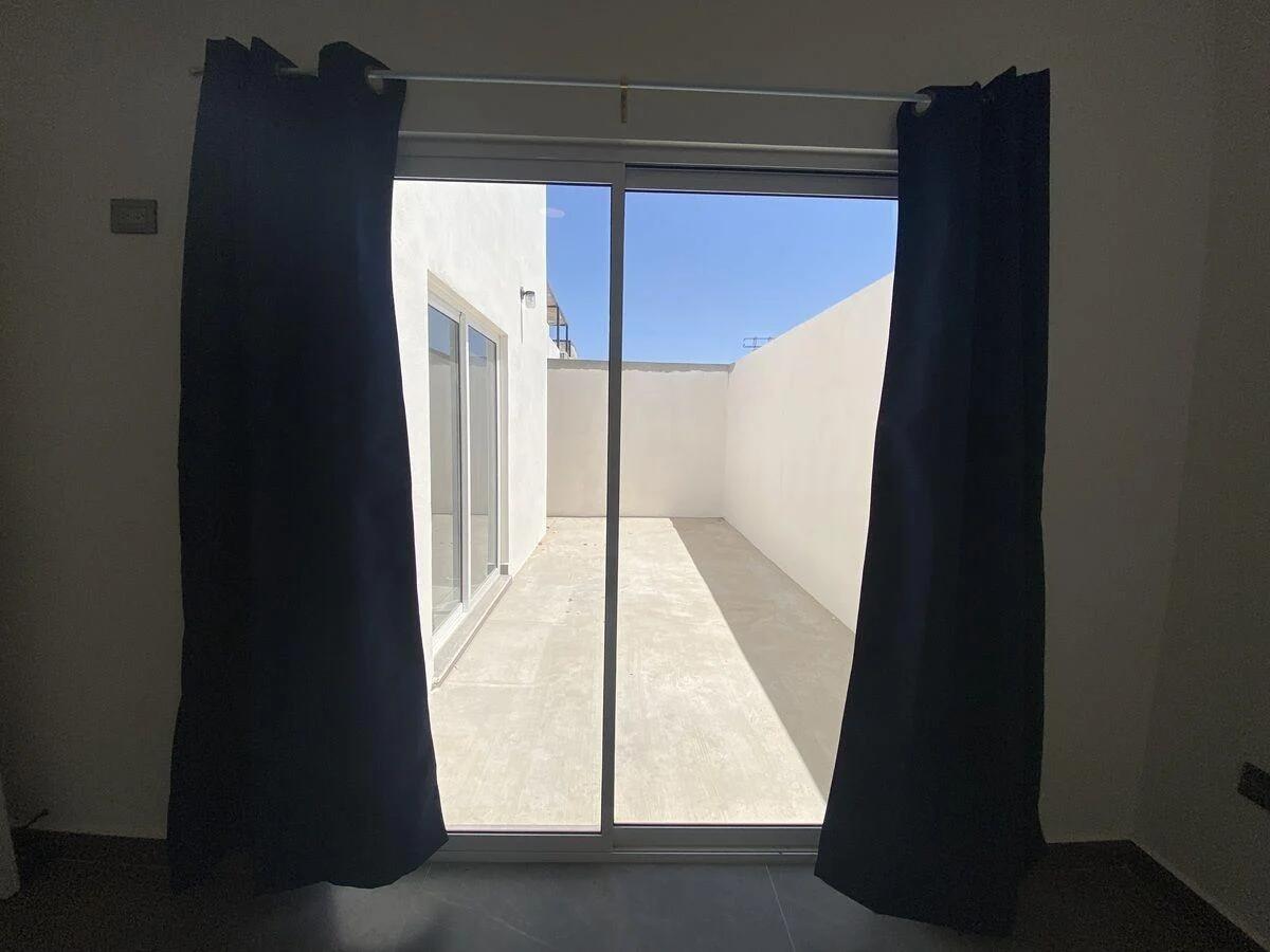 860 Antonio Rosales, Villa Oasis