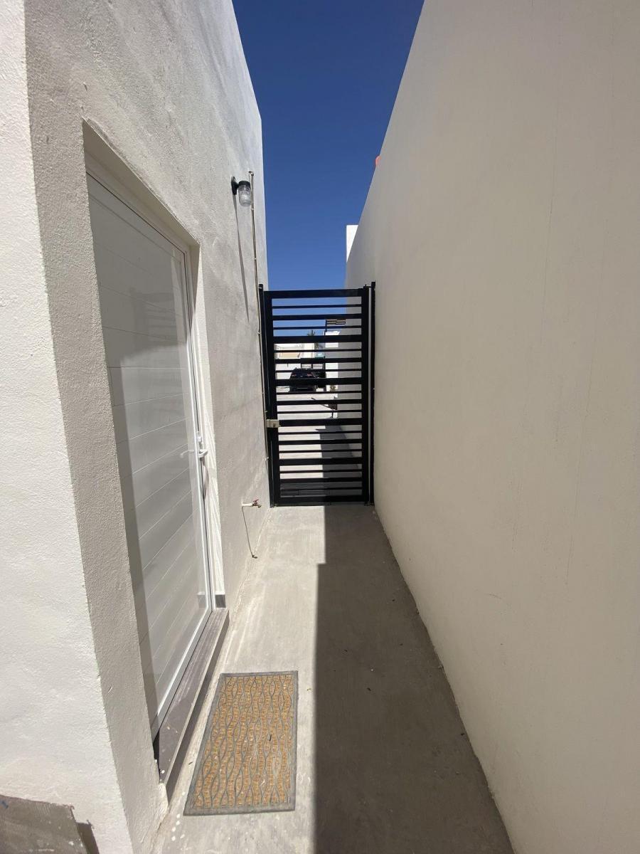 860 Antonio Rosales, Villa Oasis