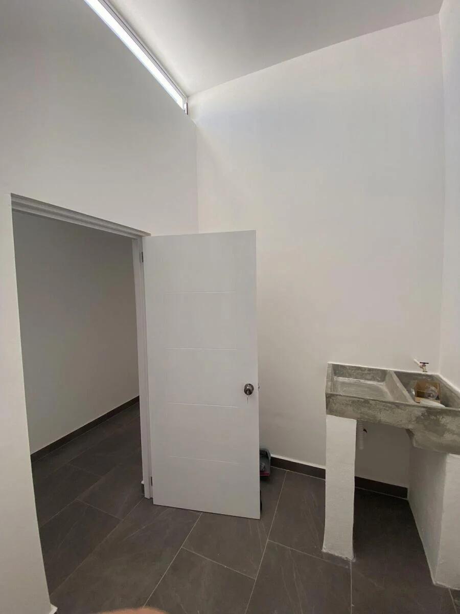 860 Antonio Rosales, Villa Oasis