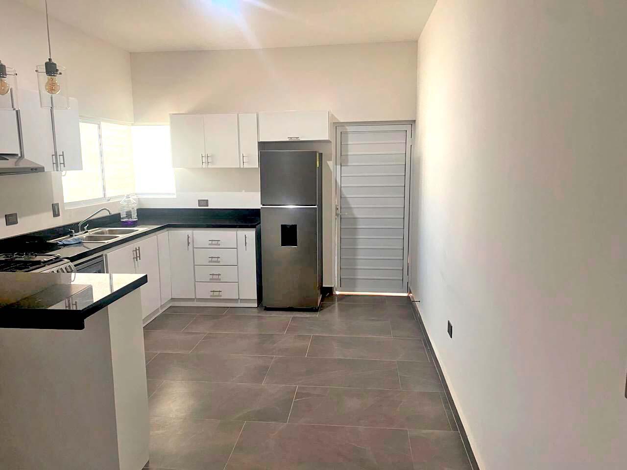860 Antonio Rosales, Villa Oasis