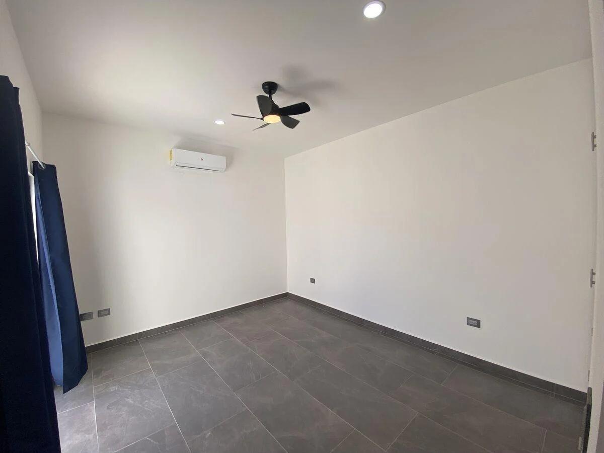 860 Antonio Rosales, Villa Oasis