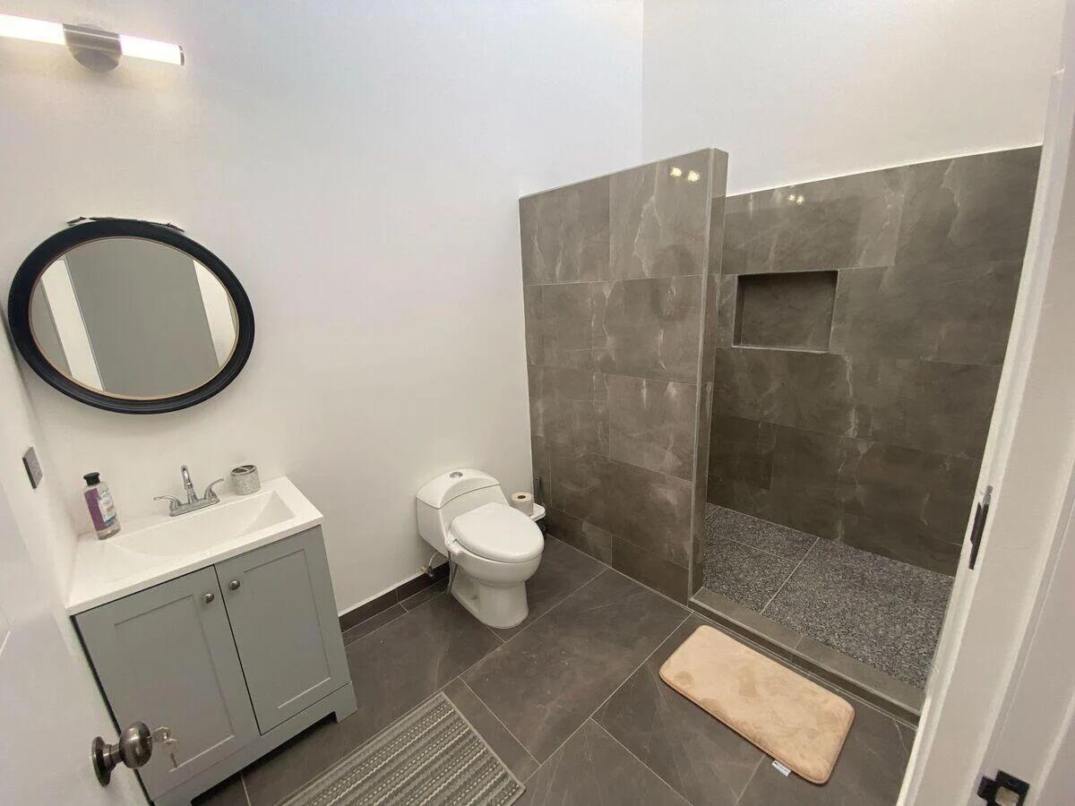 860 Antonio Rosales, Villa Oasis