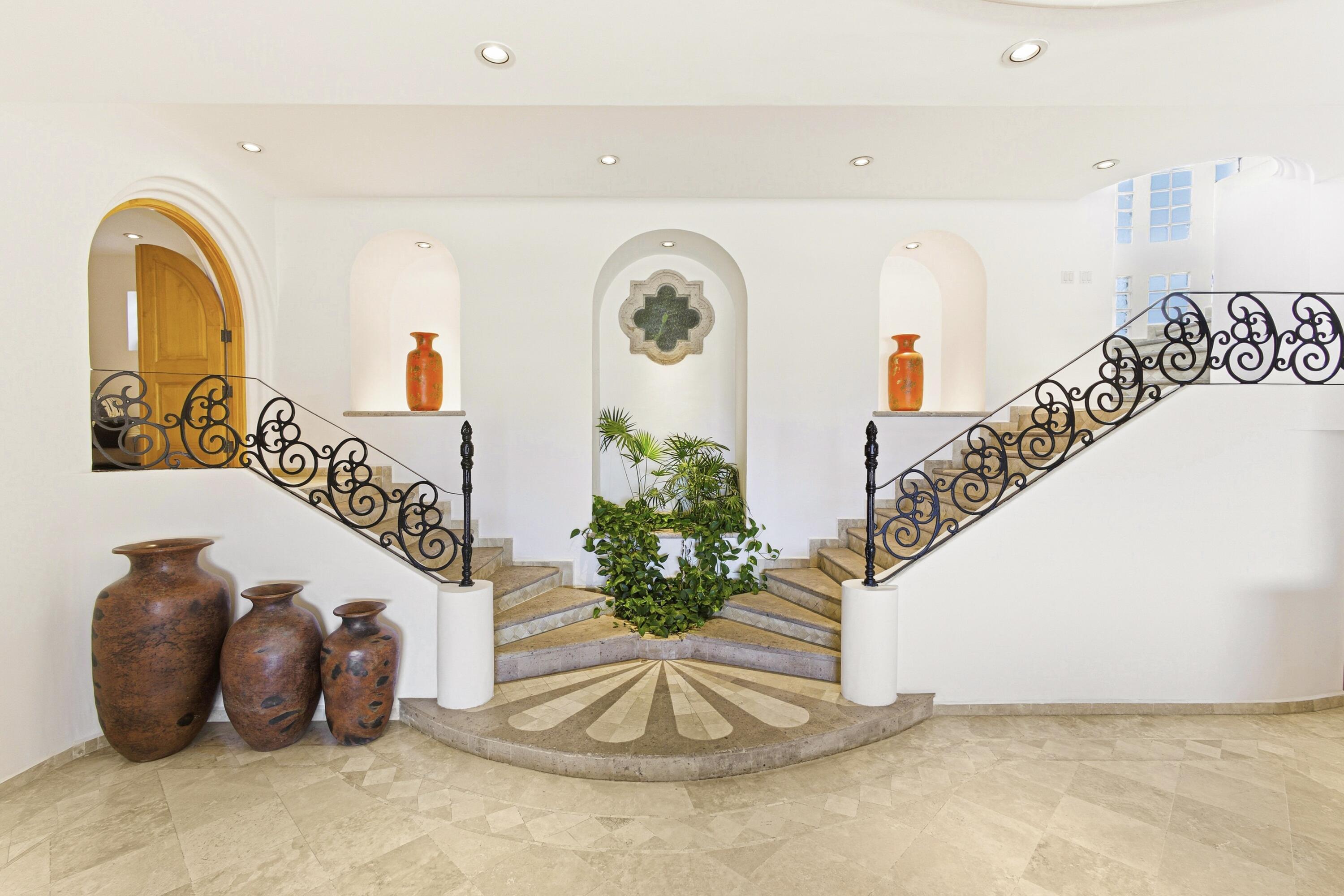 42 Camino Bonito Oriente Pedregal, Villa Leonetti