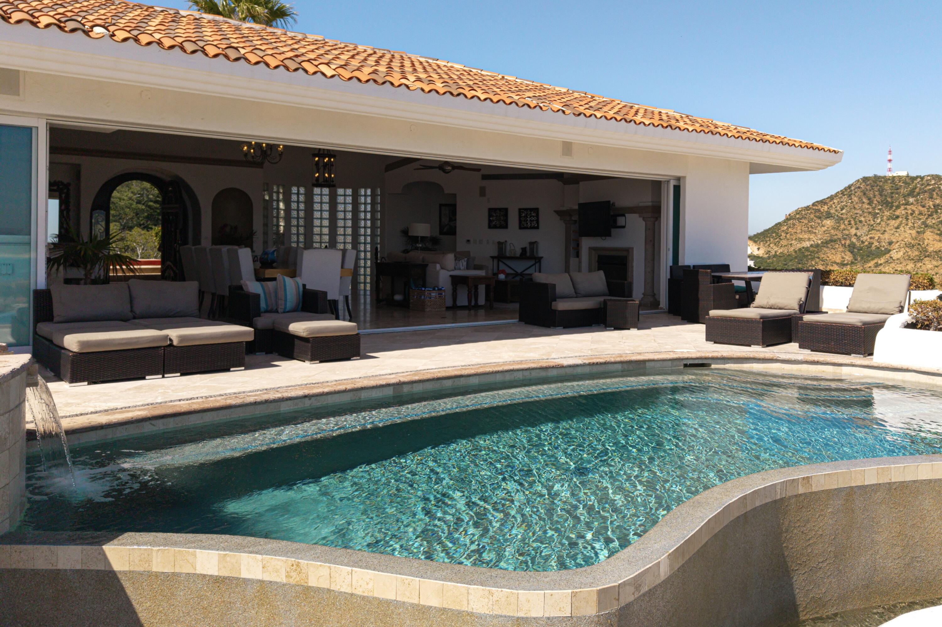 42 Camino Bonito Oriente Pedregal, Villa Leonetti