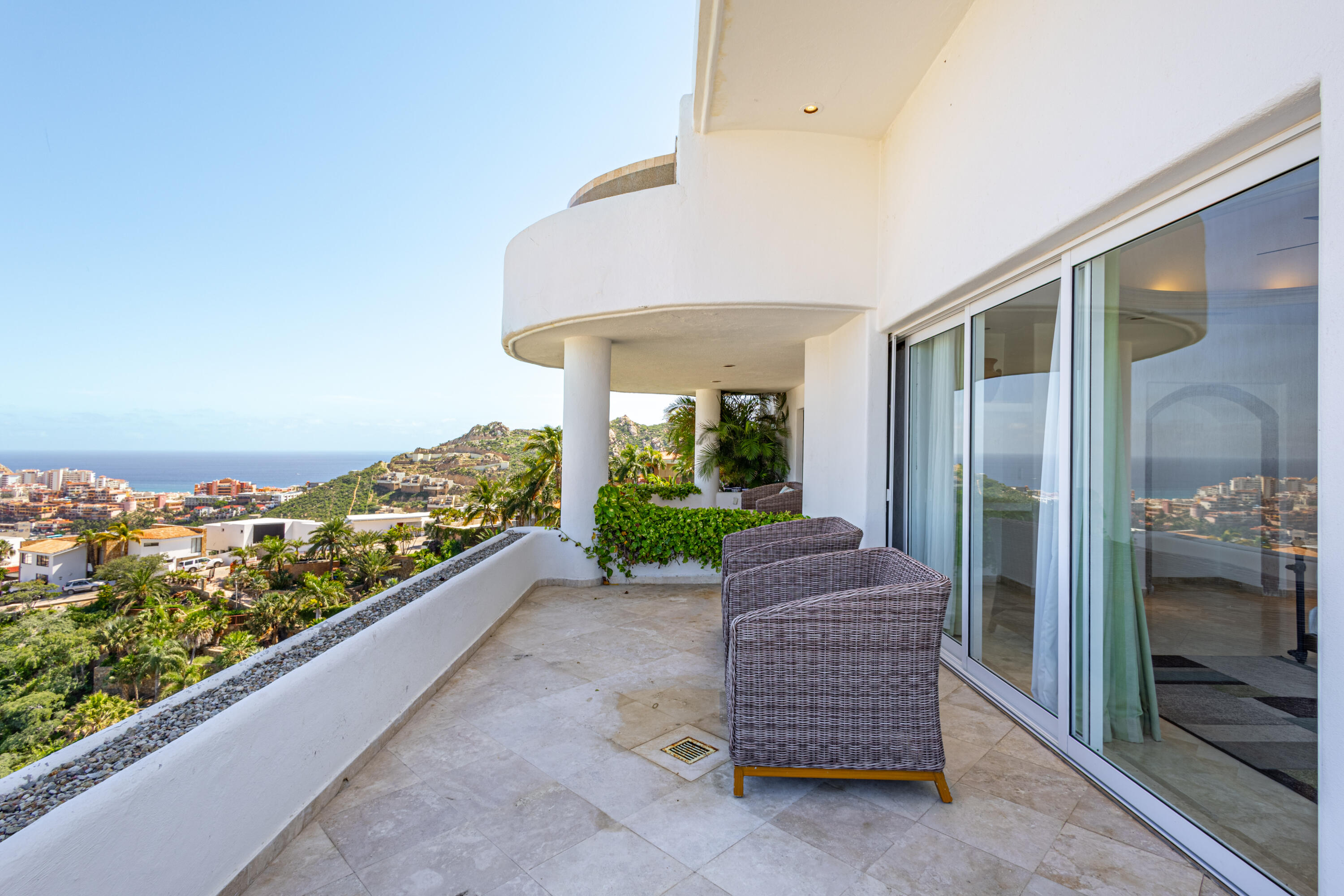 42 Camino Bonito Oriente Pedregal, Villa Leonetti