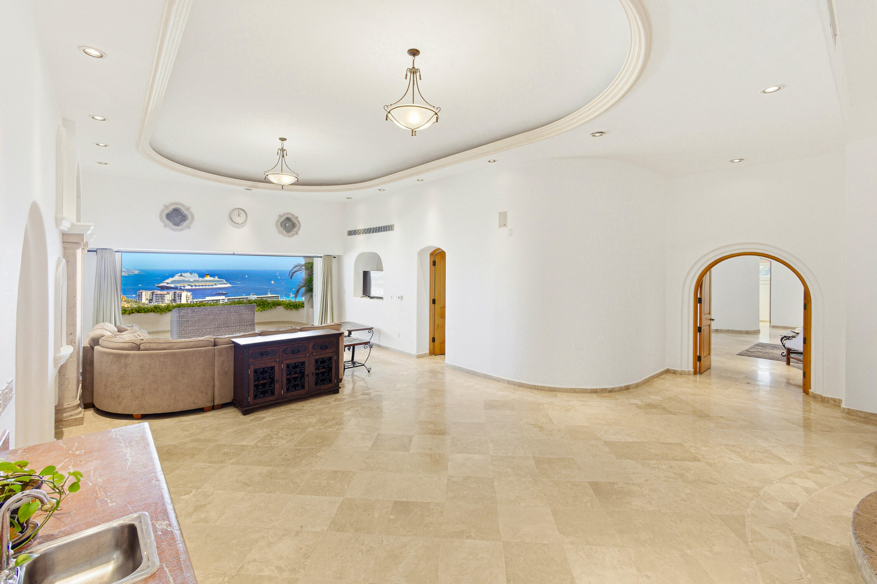 42 Camino Bonito Oriente Pedregal, Villa Leonetti