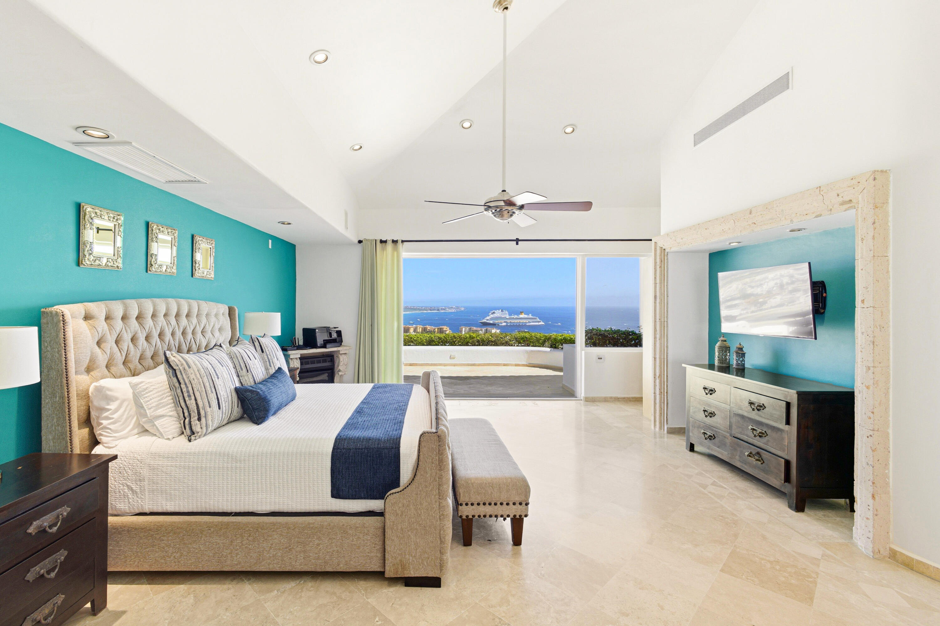 42 Camino Bonito Oriente Pedregal, Villa Leonetti