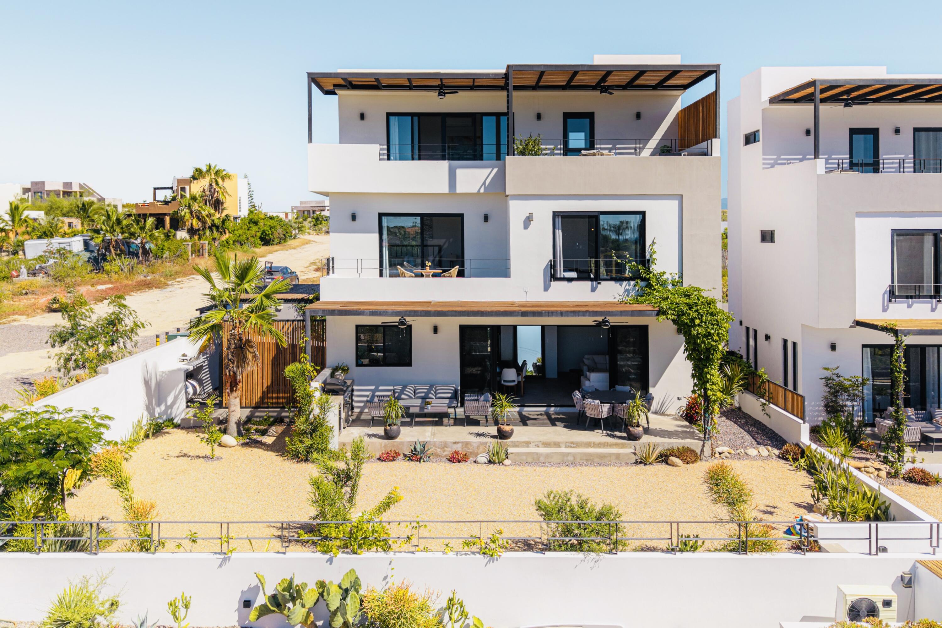 Todos Santos, Villa Mar