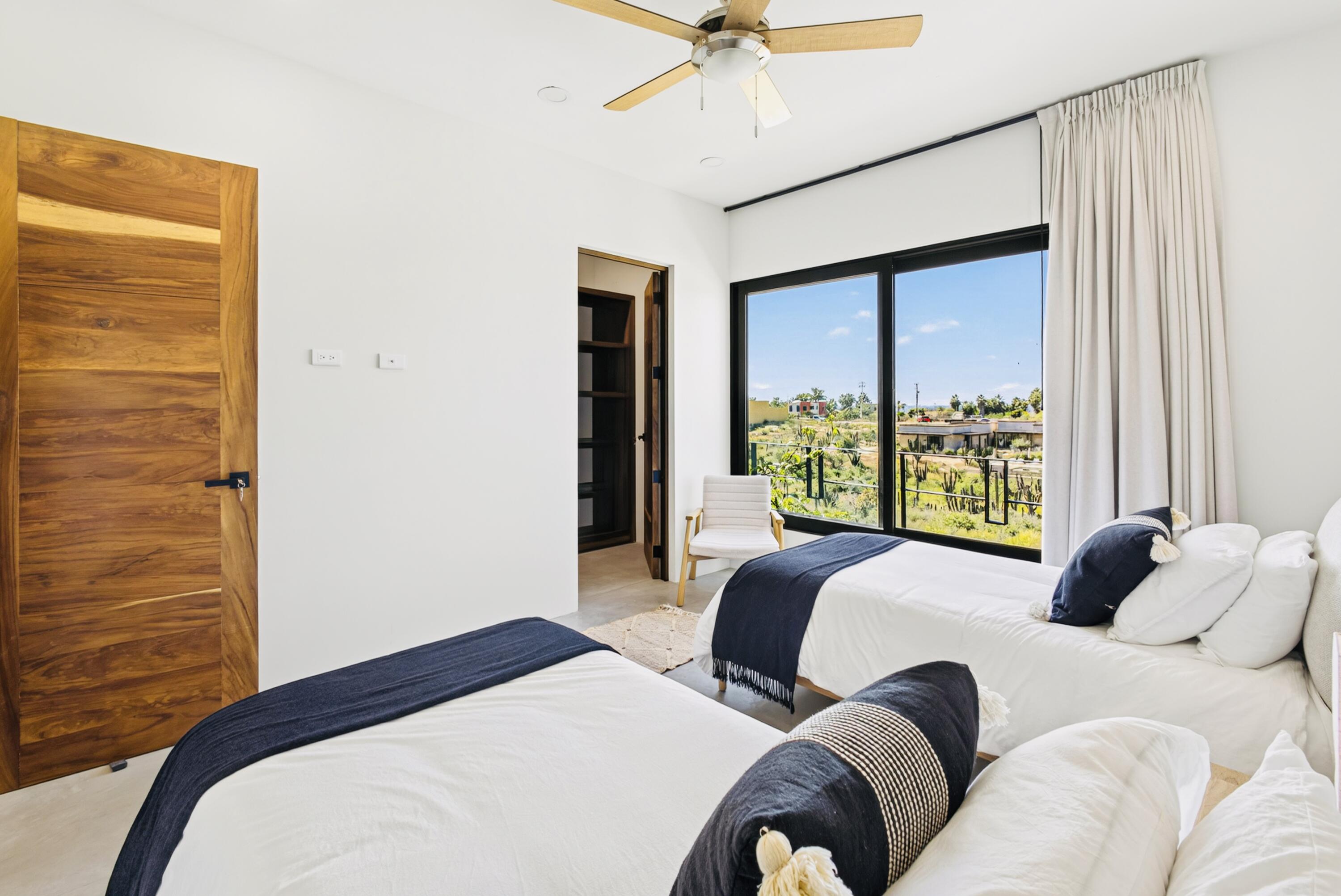 Todos Santos, Villa Mar