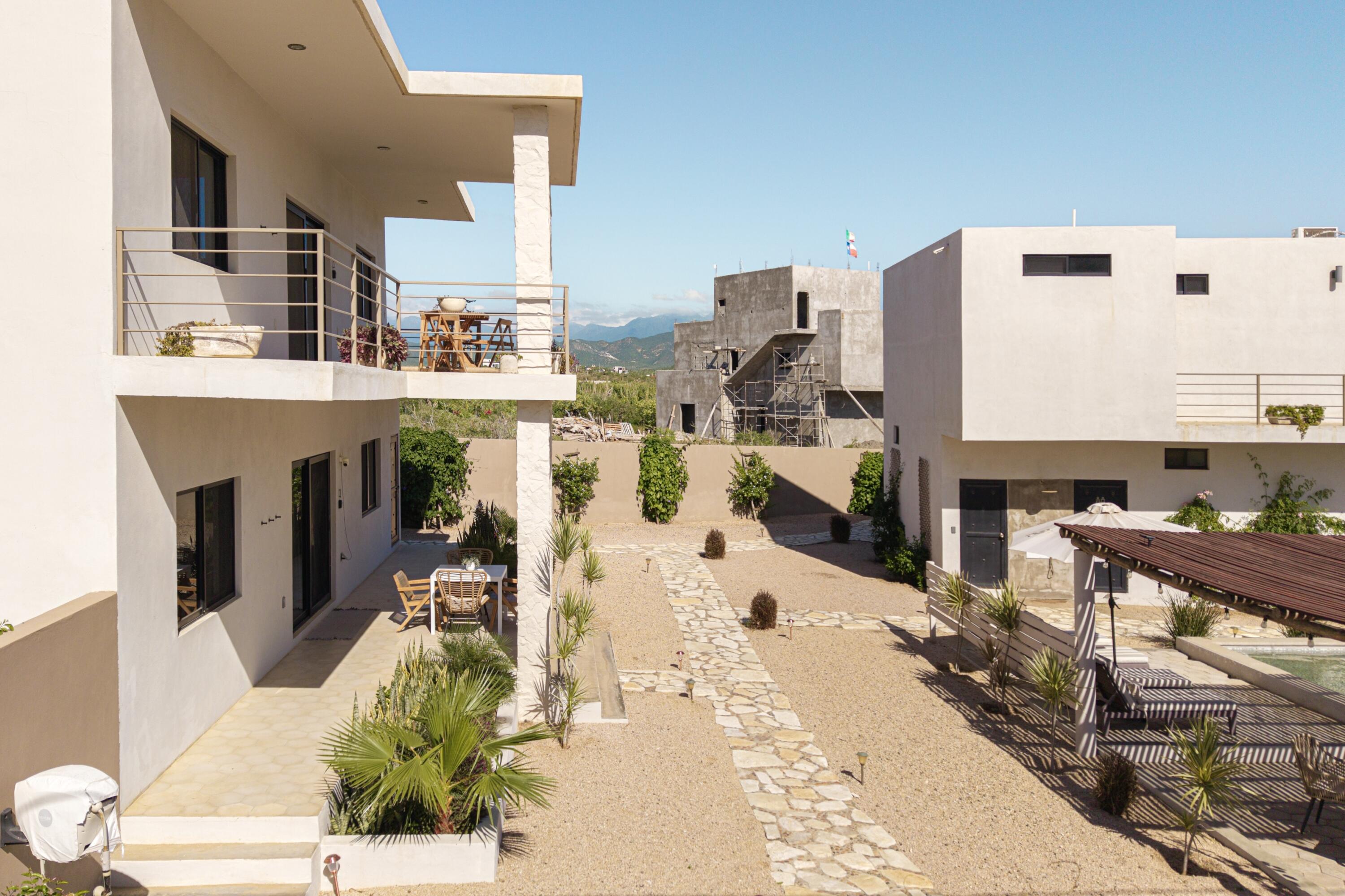 Casitas de Cerritos Sixplex