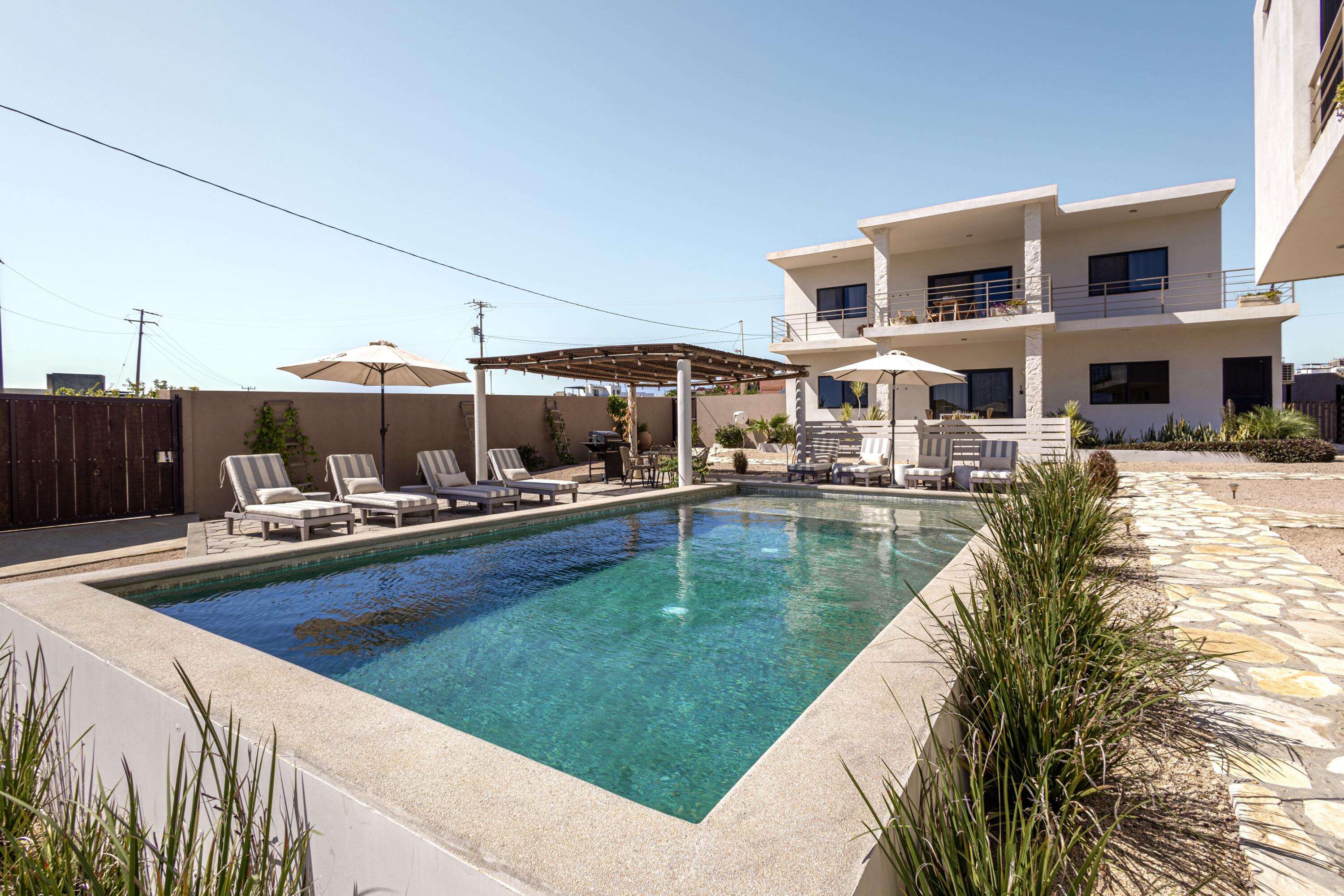 Casitas de Cerritos Sixplex