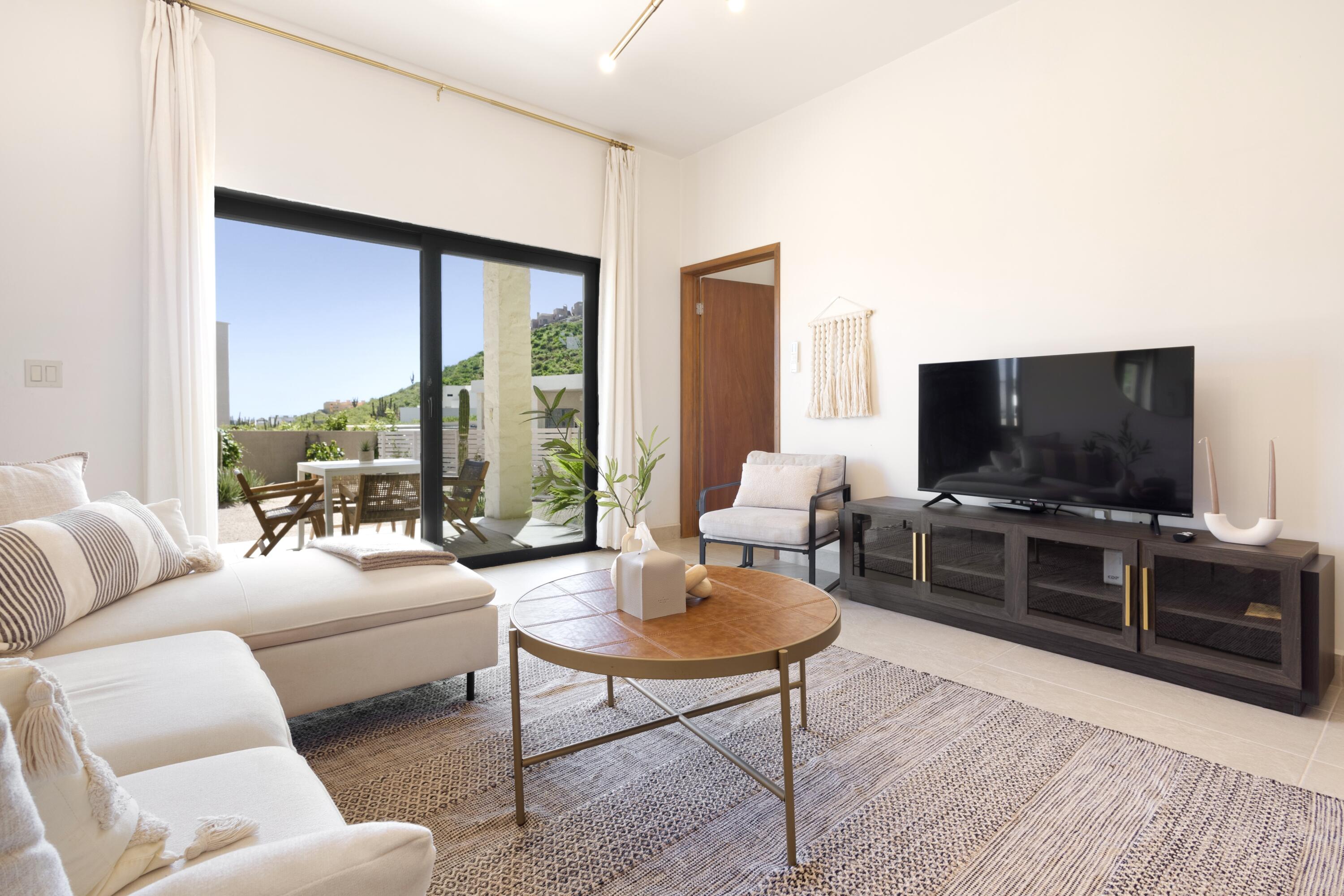 Casitas de Cerritos Sixplex