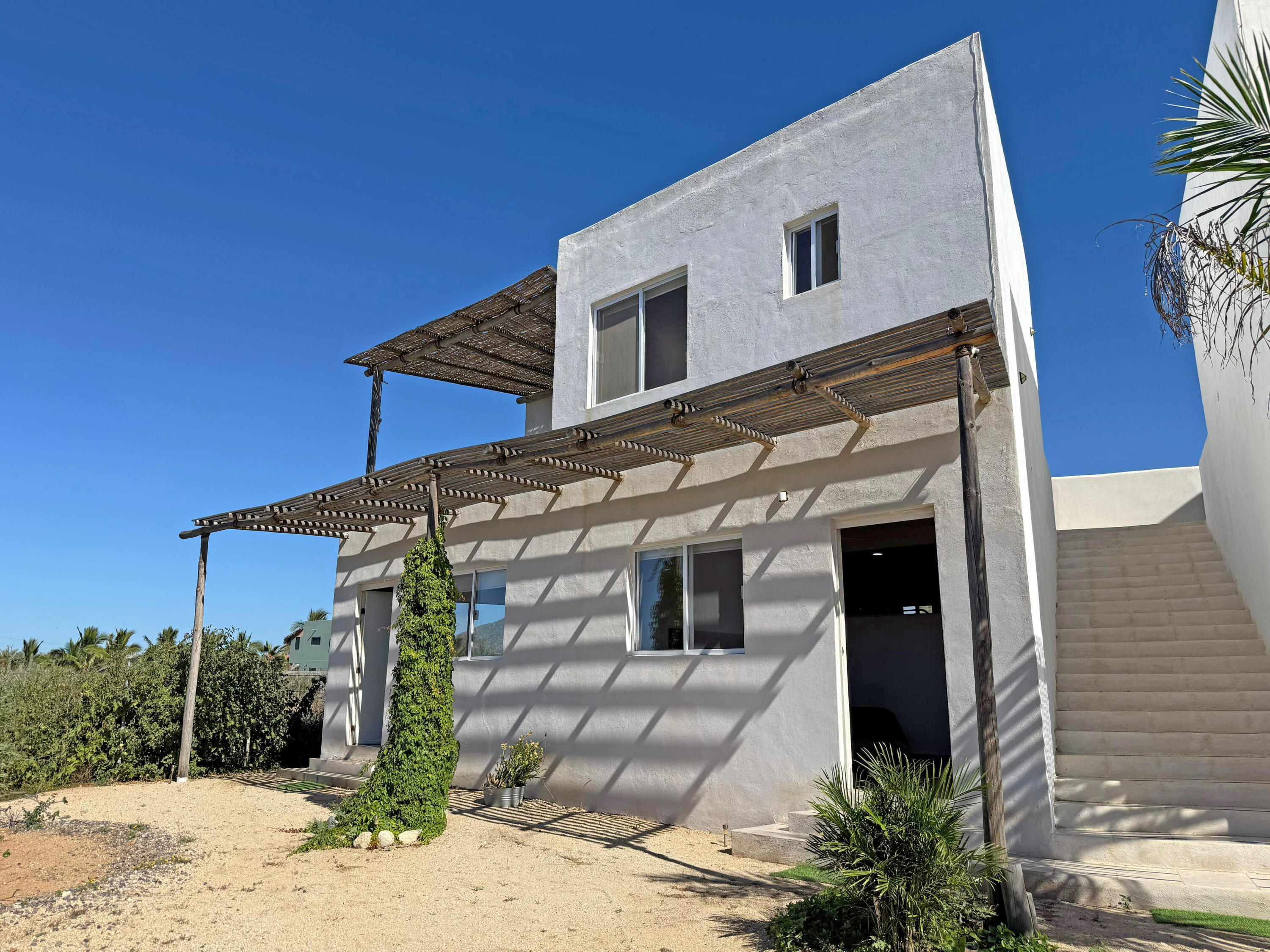 Cerritos Surf Retreat