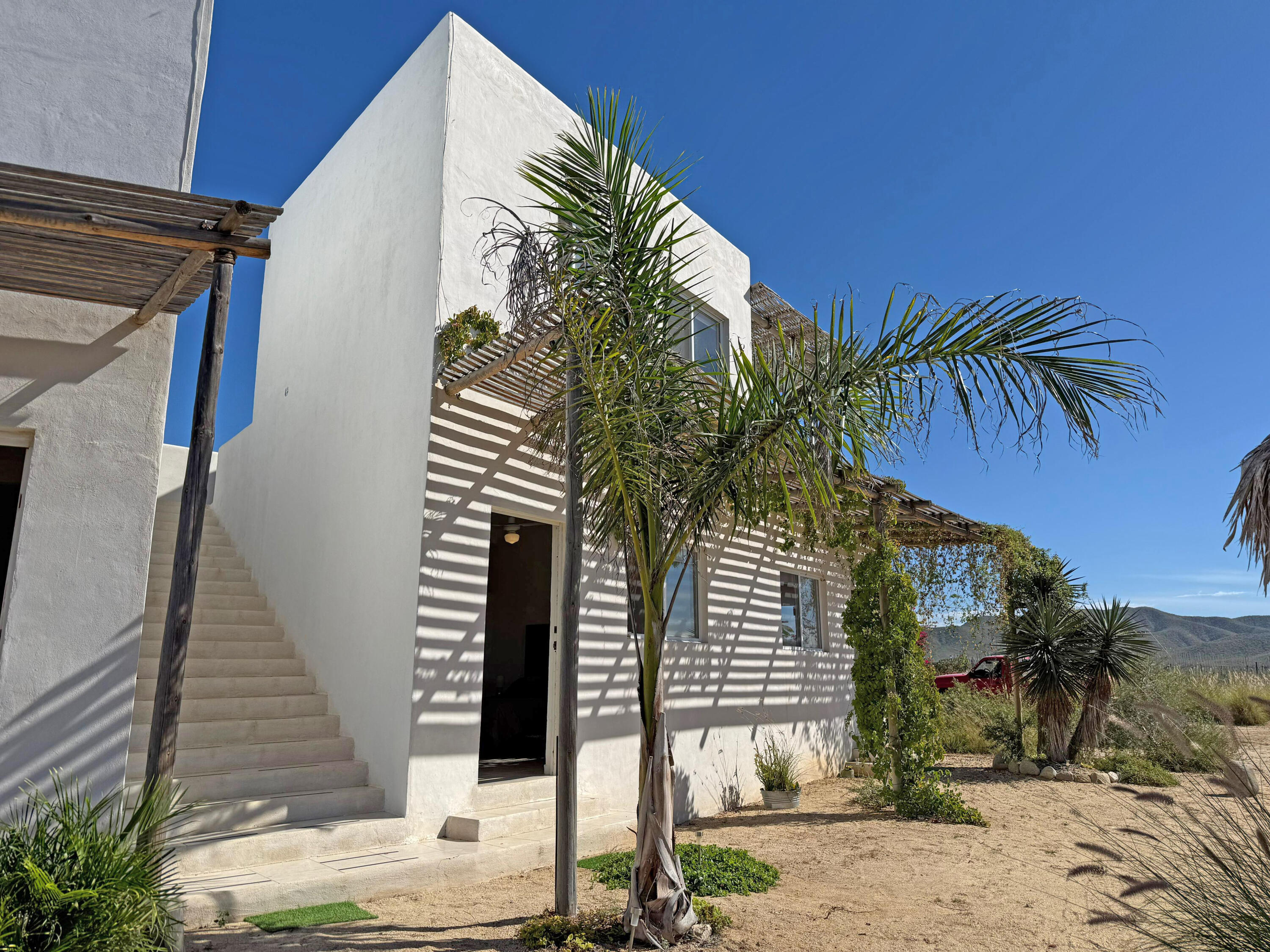 Cerritos Surf Retreat