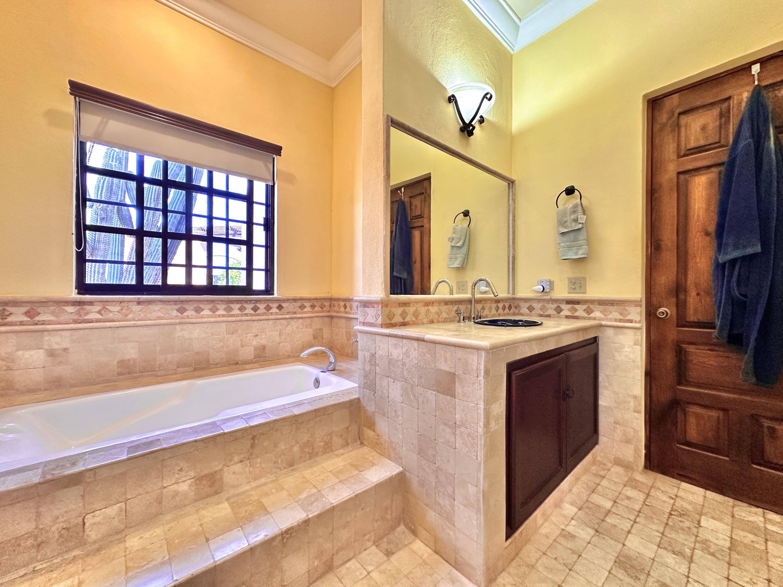 Calle 13, CASA EL MIRADOR