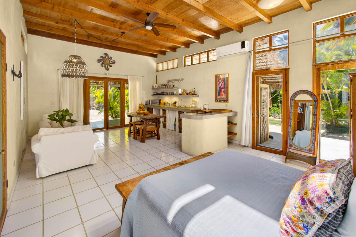 La Cachora North, Todos Santos