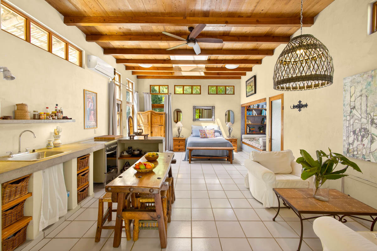 La Cachora North, Todos Santos