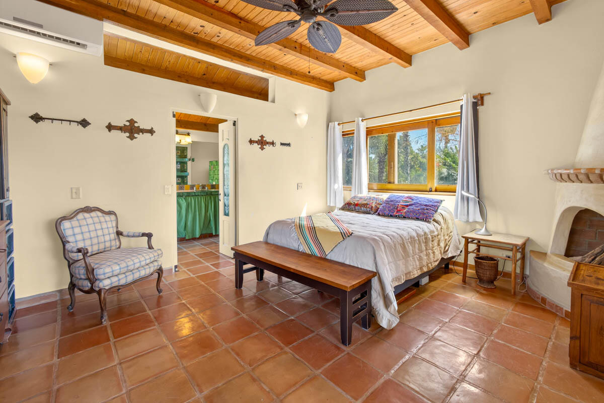 La Cachora North, Todos Santos