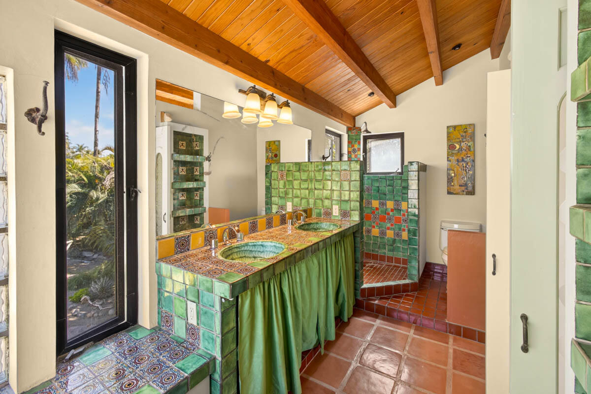 La Cachora North, Todos Santos