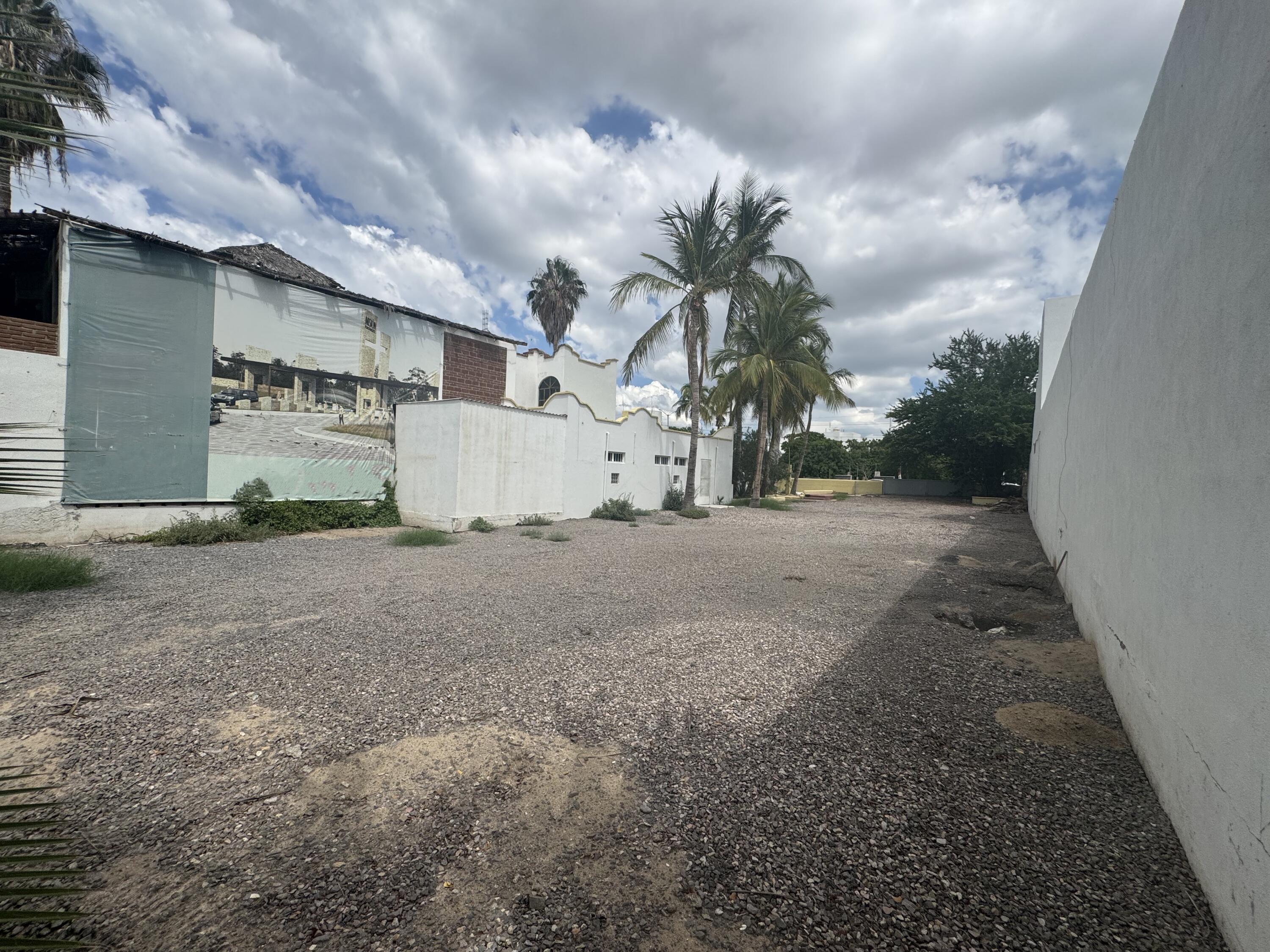 DUAL ACCESS BLVD LOT