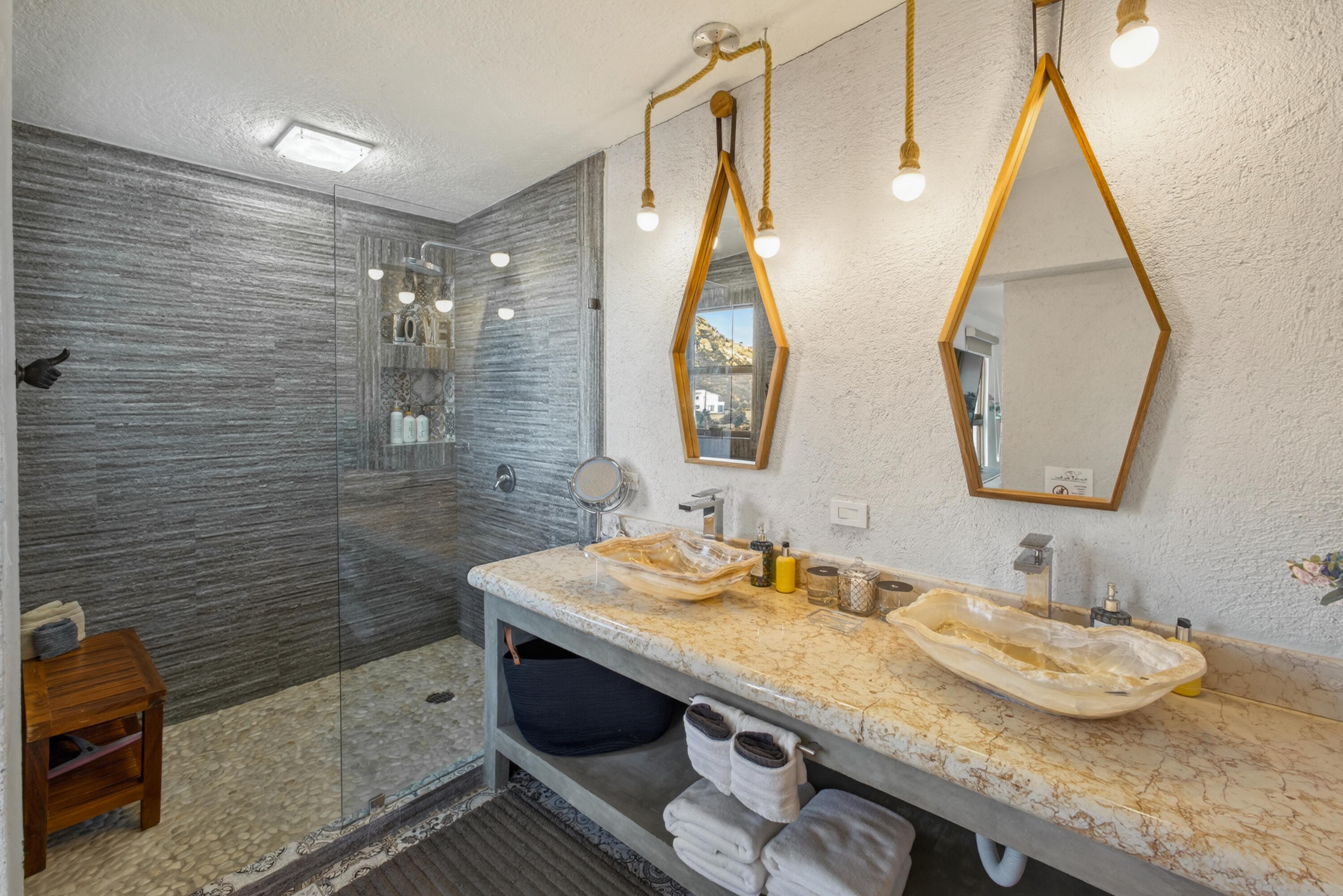 25 Camino Grande Pedregal, Villa Felicidad