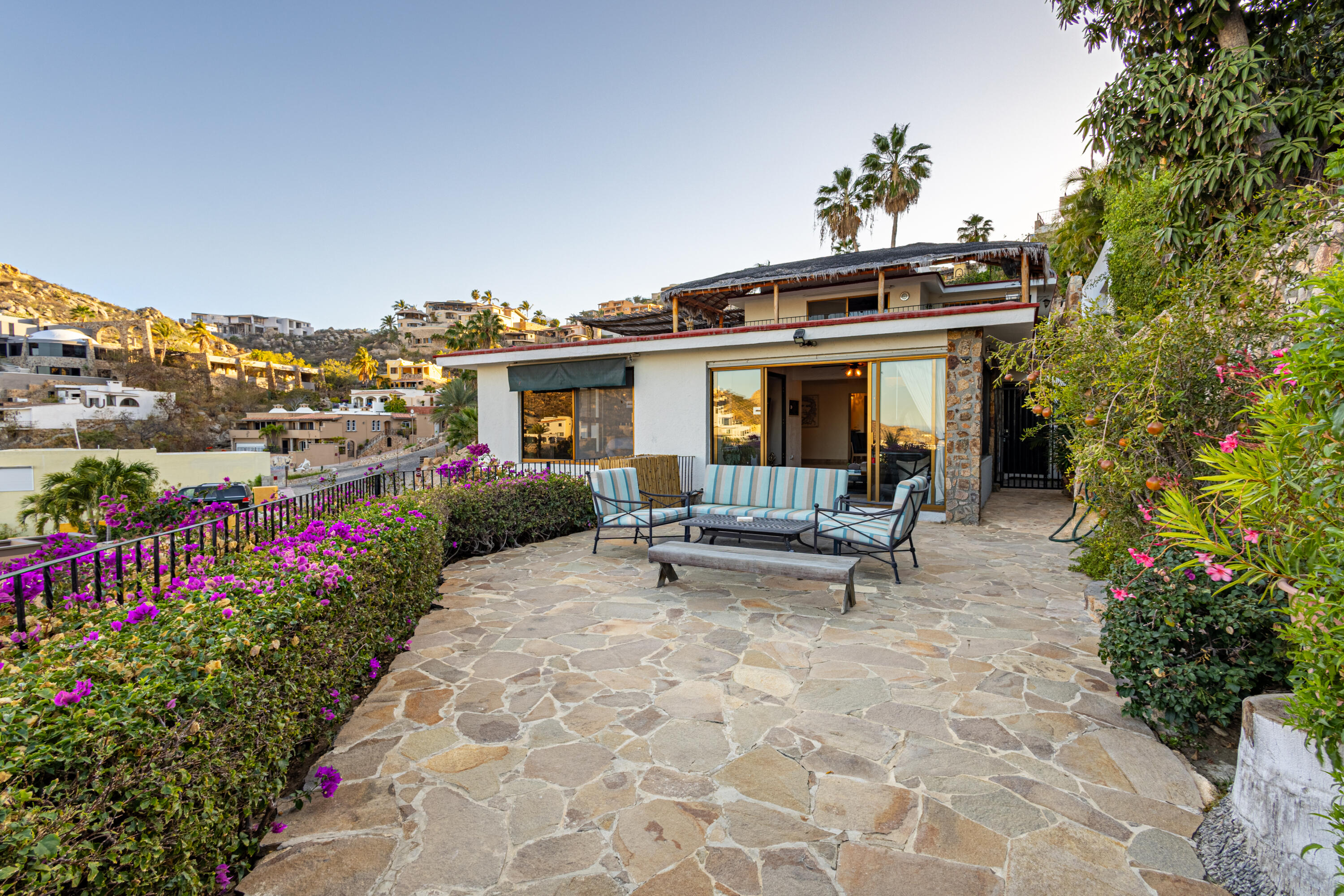 25 Camino Grande Pedregal, Villa Felicidad