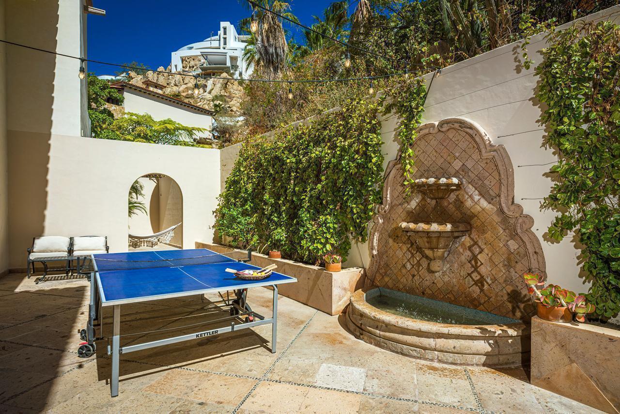 140 Camino Pacifico Alto, Villa Antigua Pedregal