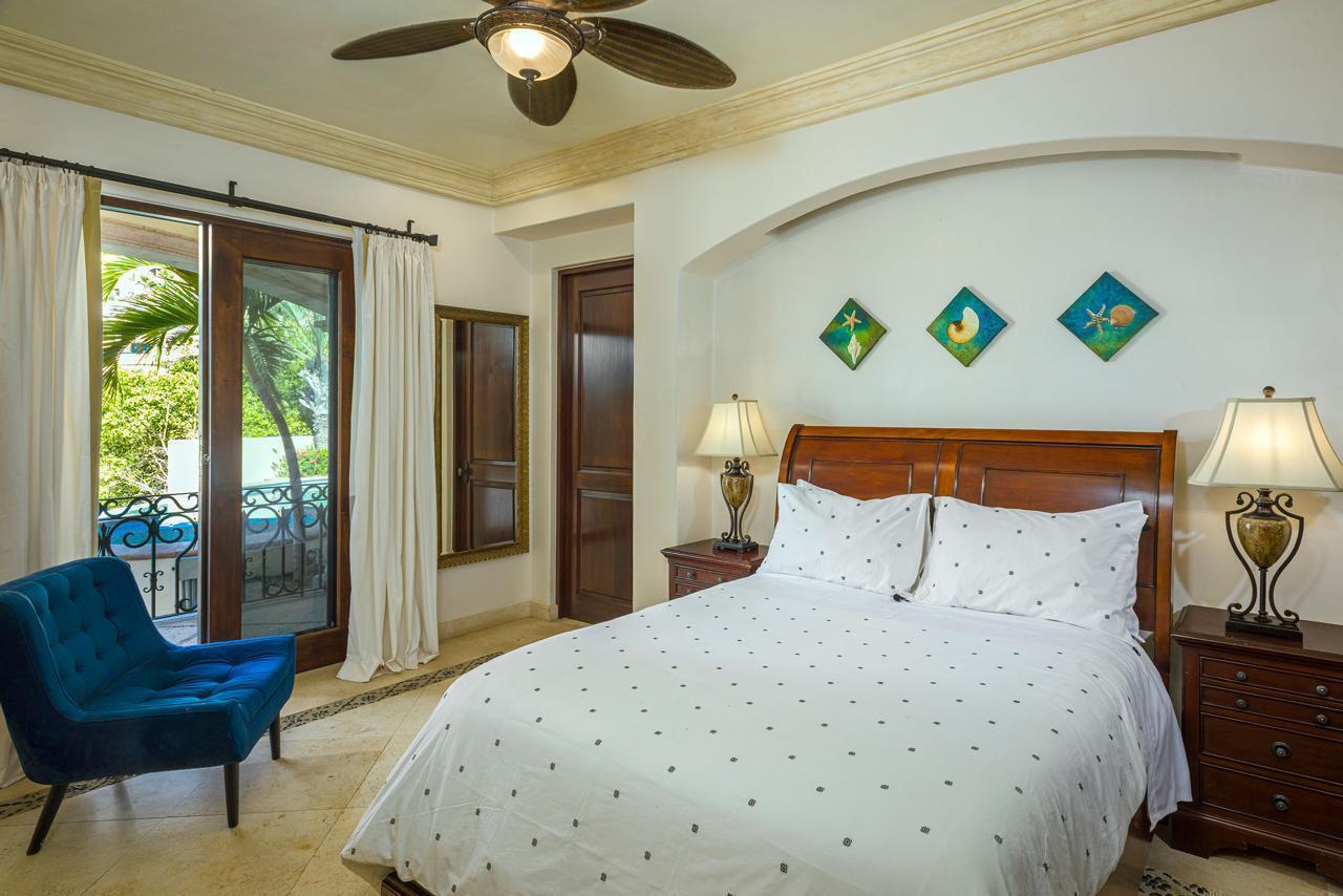 140 Camino Pacifico Alto, Villa Antigua Pedregal