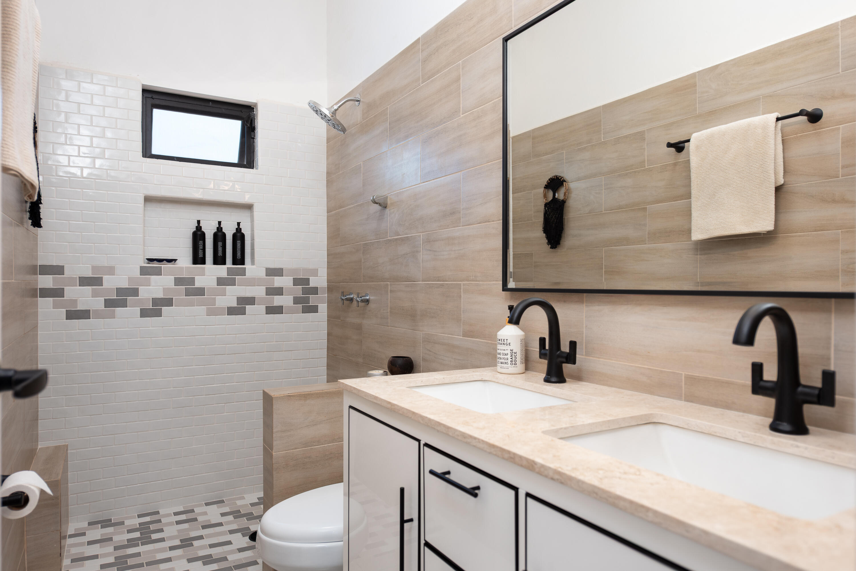 600 Calle Zacatecas, CASA BLANCA OASIS