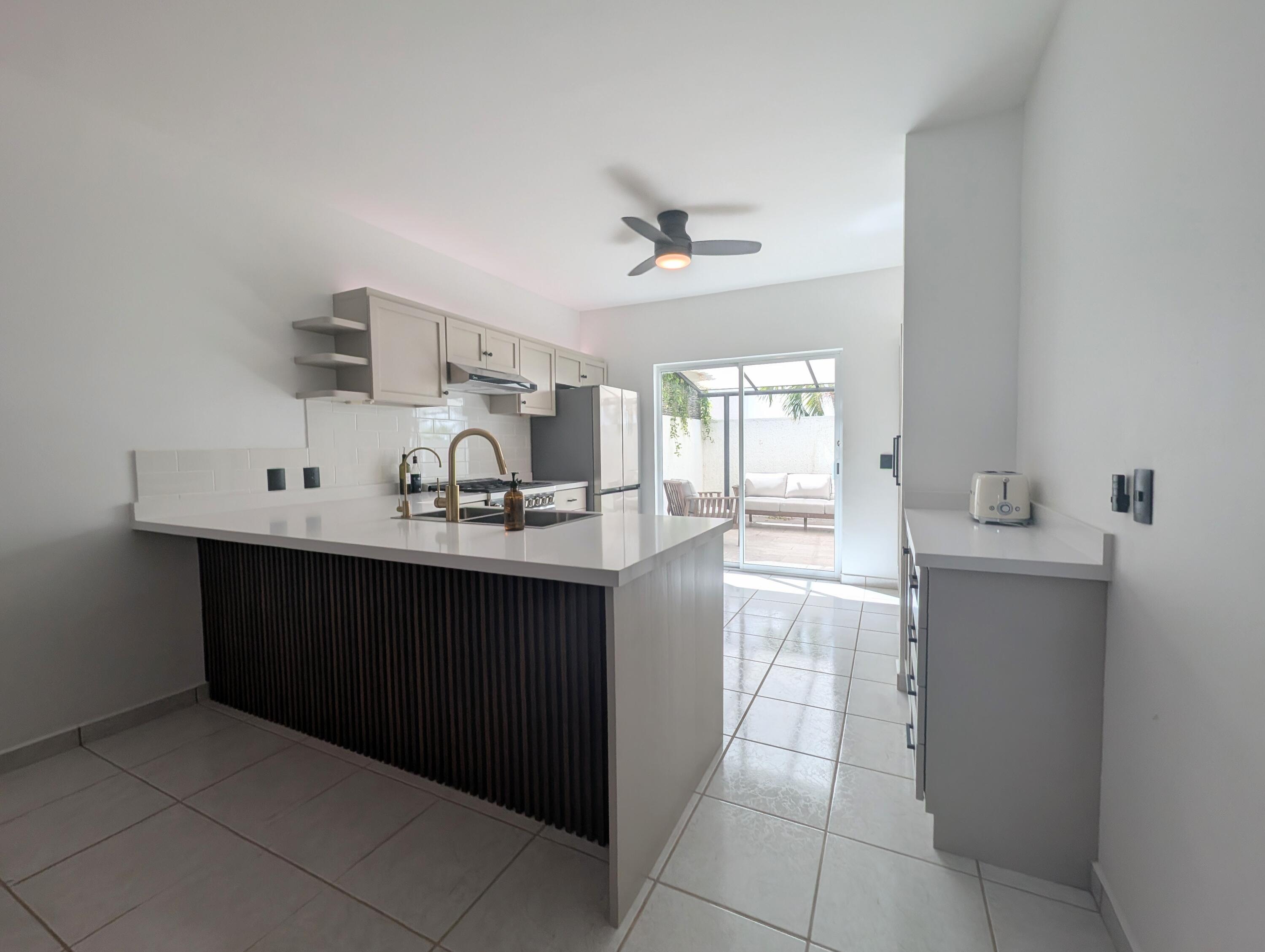 627 Calle Santa Rita, Privada La Posada