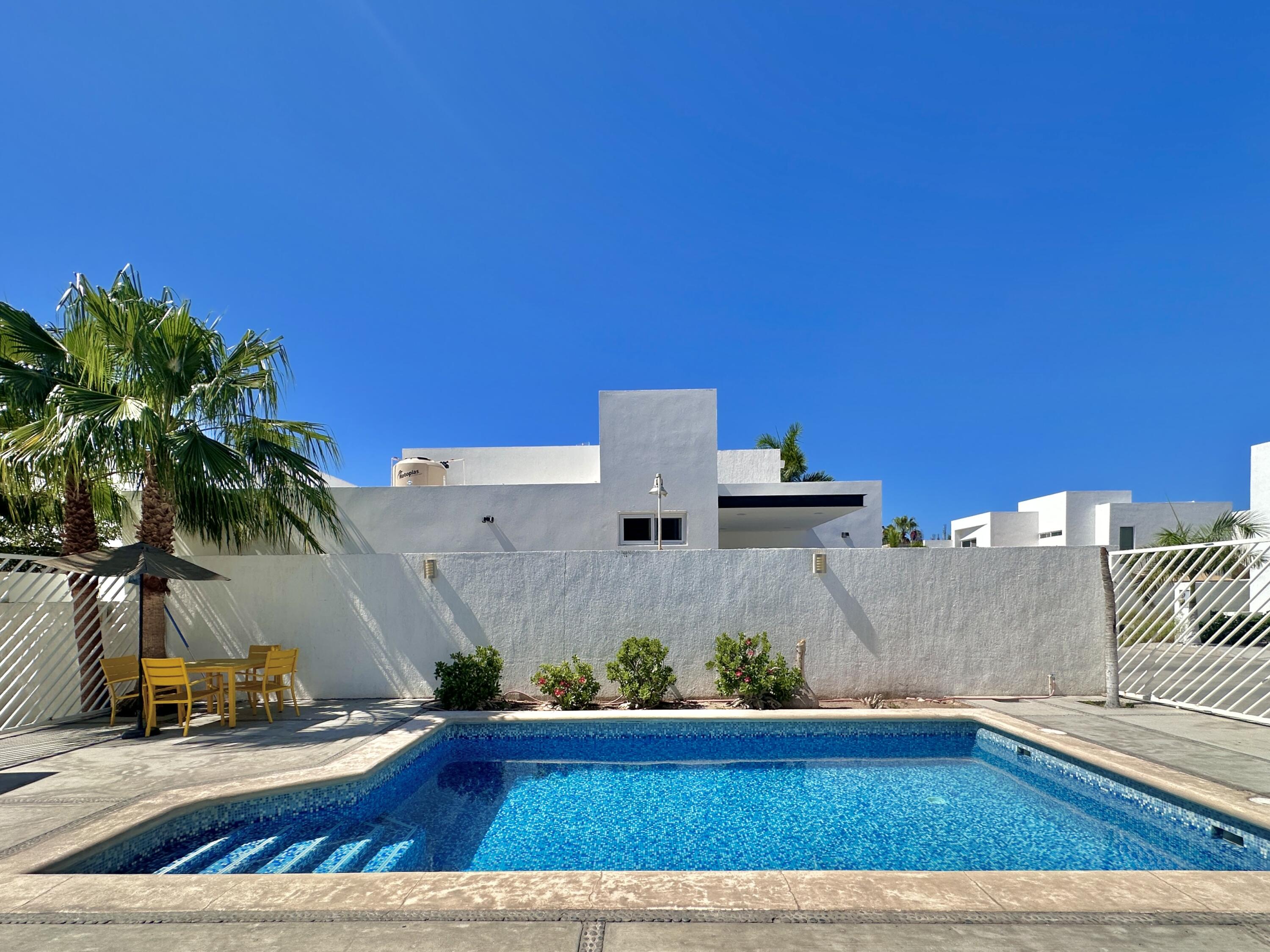 627 Calle Santa Rita, Privada La Posada
