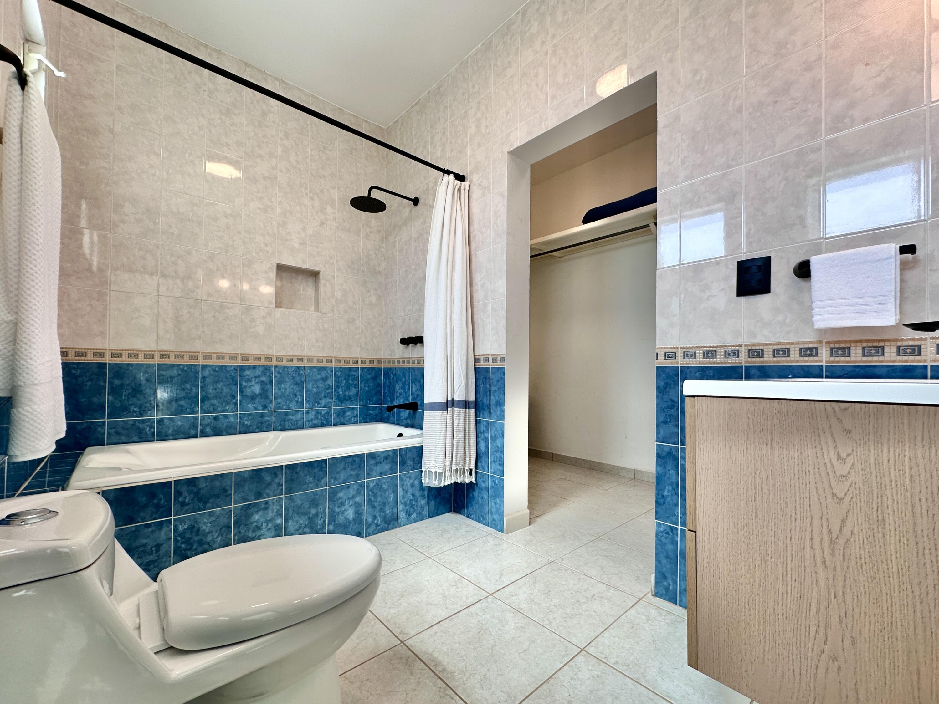 627 Calle Santa Rita, Privada La Posada