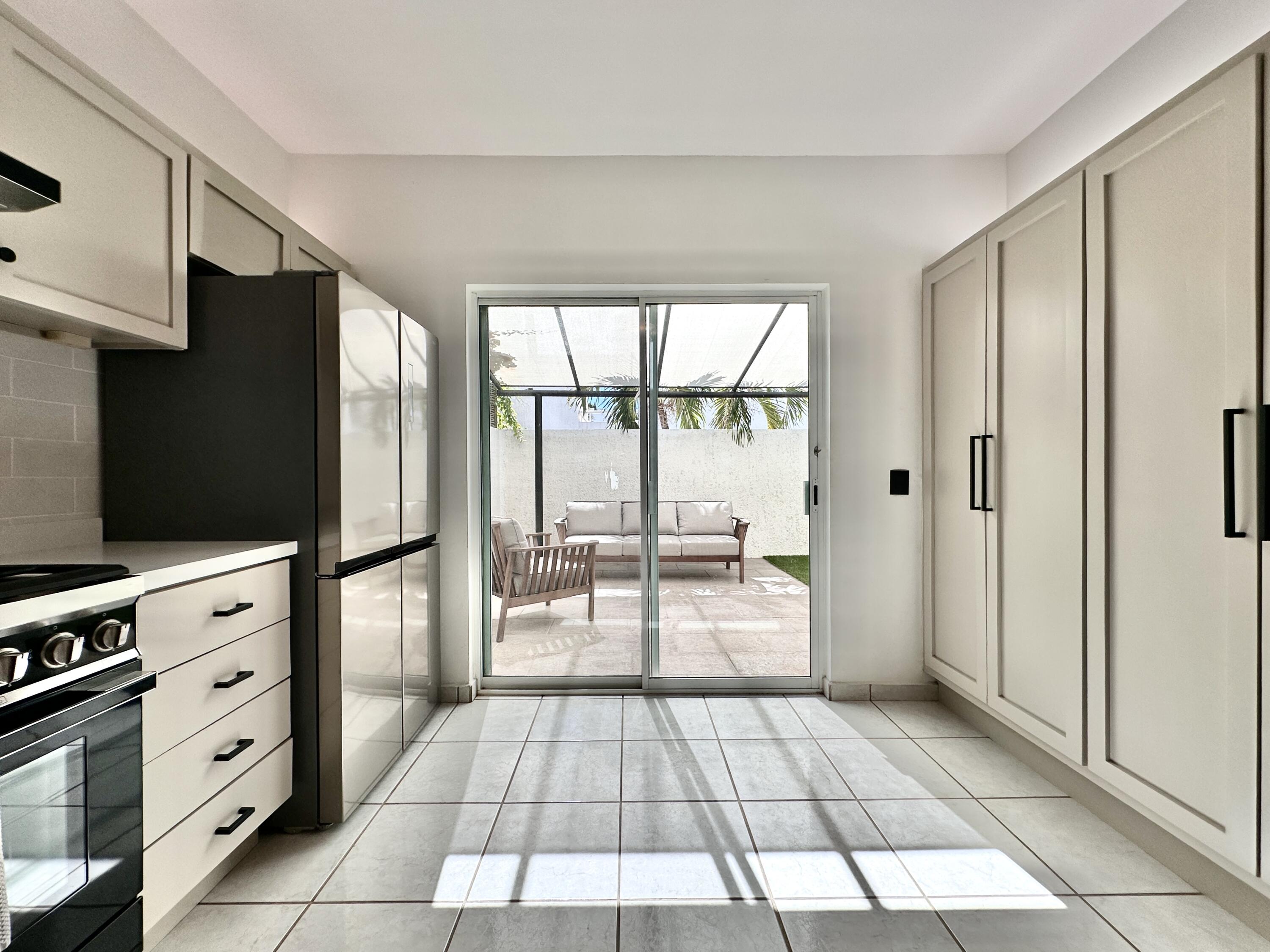 627 Calle Santa Rita, Privada La Posada