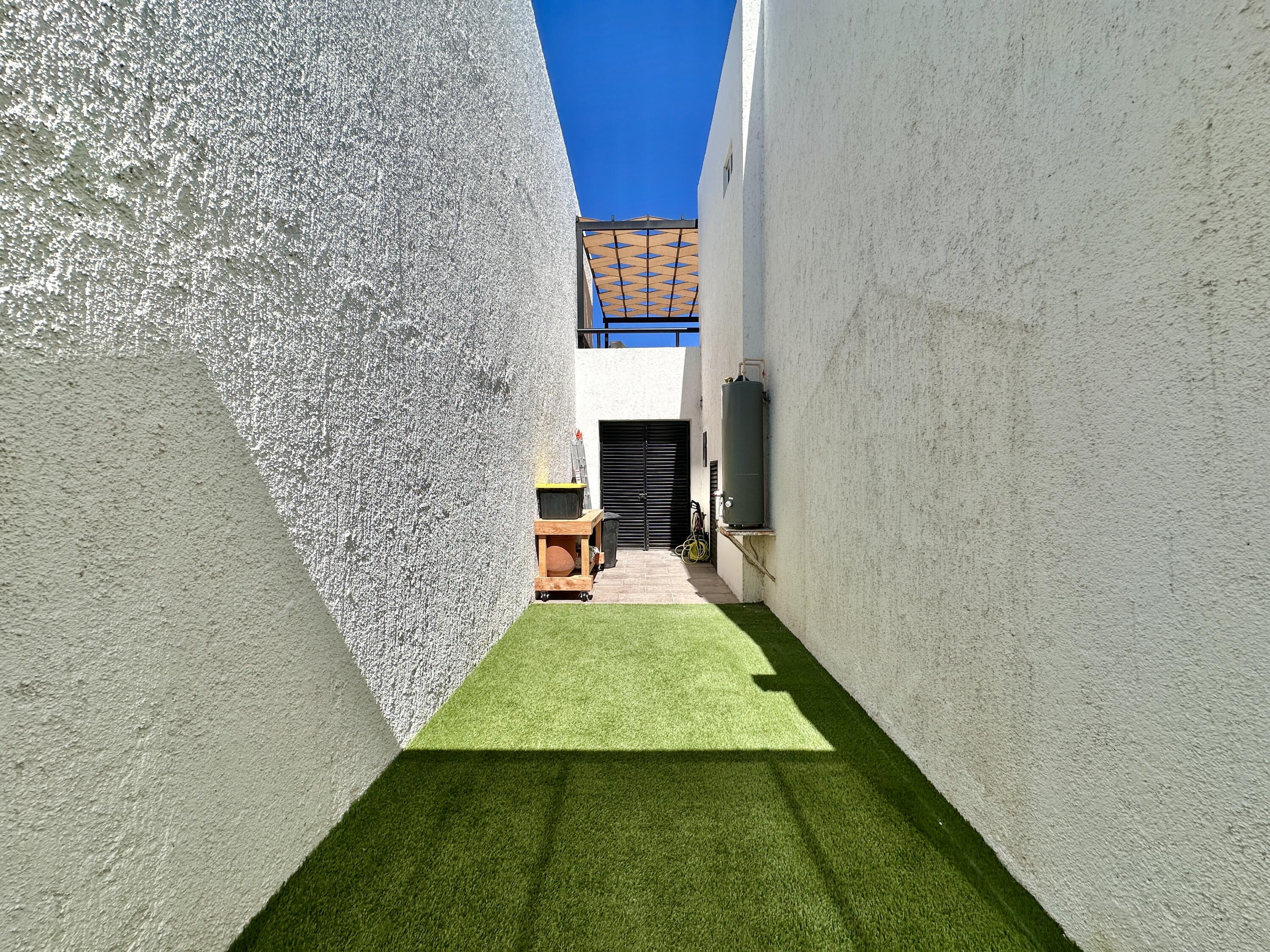 627 Calle Santa Rita, Privada La Posada