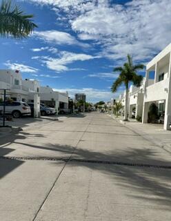 627 Calle Santa Rita, Privada La Posada