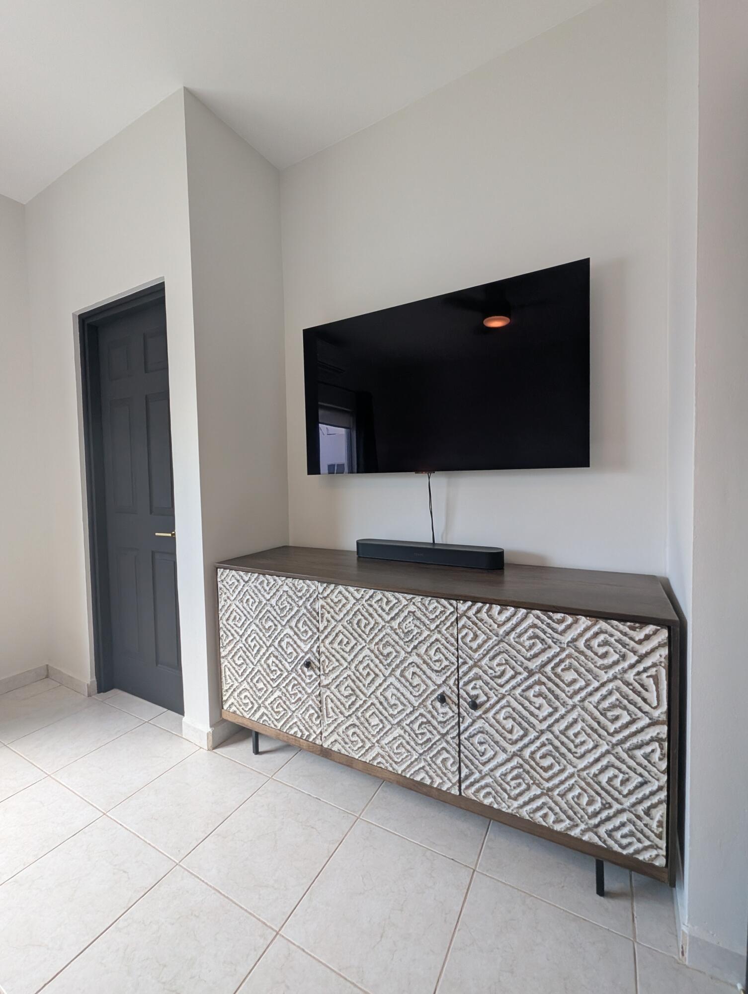 627 Calle Santa Rita, Privada La Posada