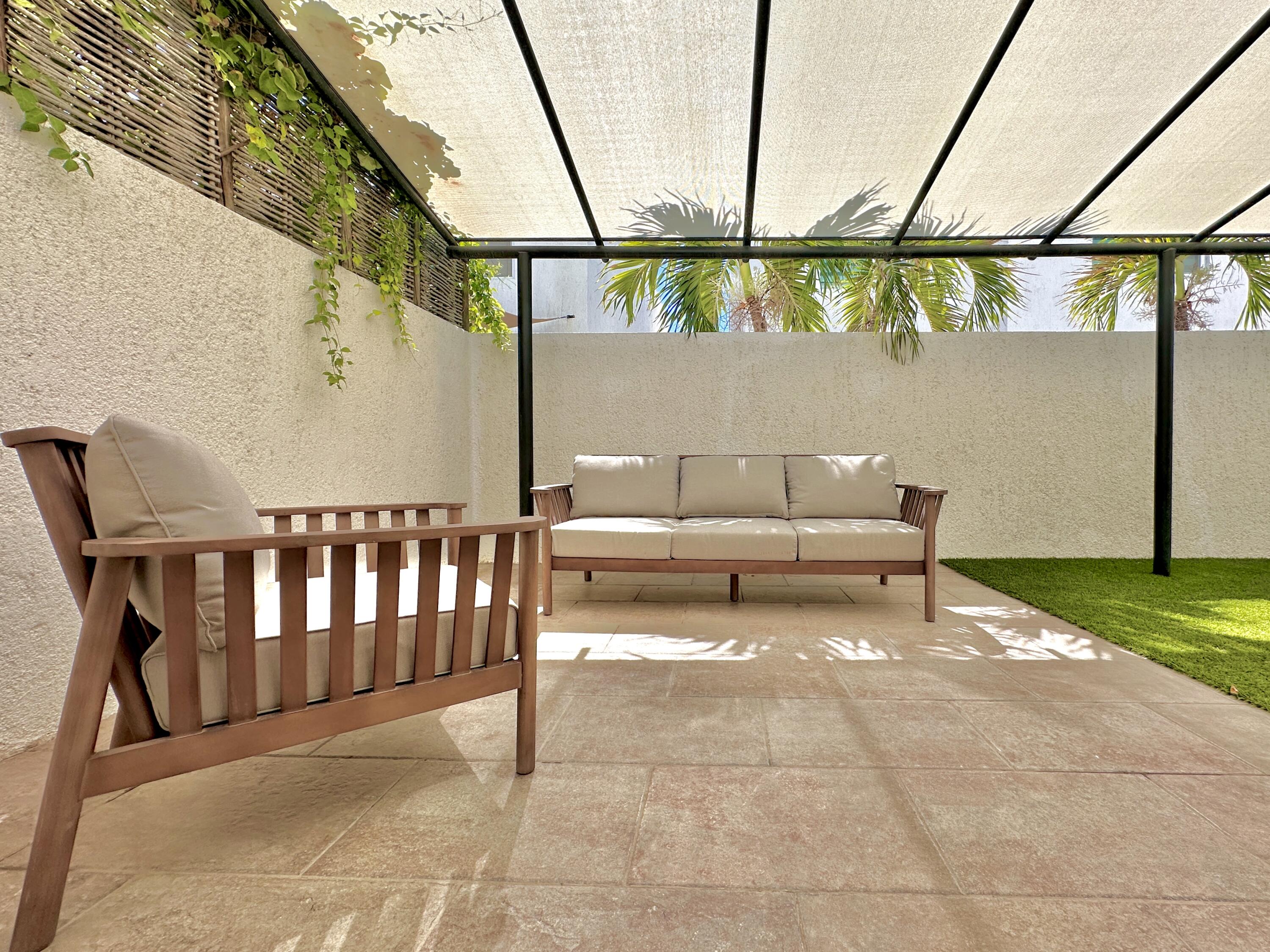627 Calle Santa Rita, Privada La Posada