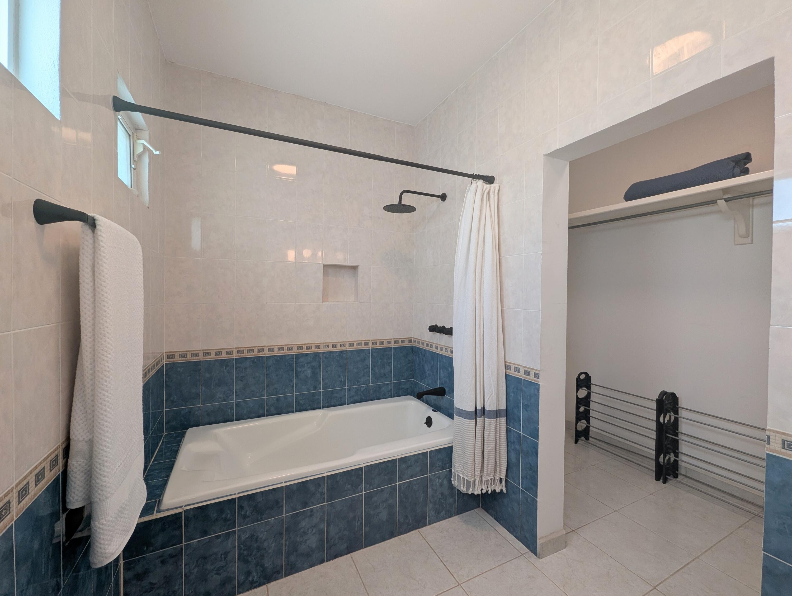 627 Calle Santa Rita, Privada La Posada
