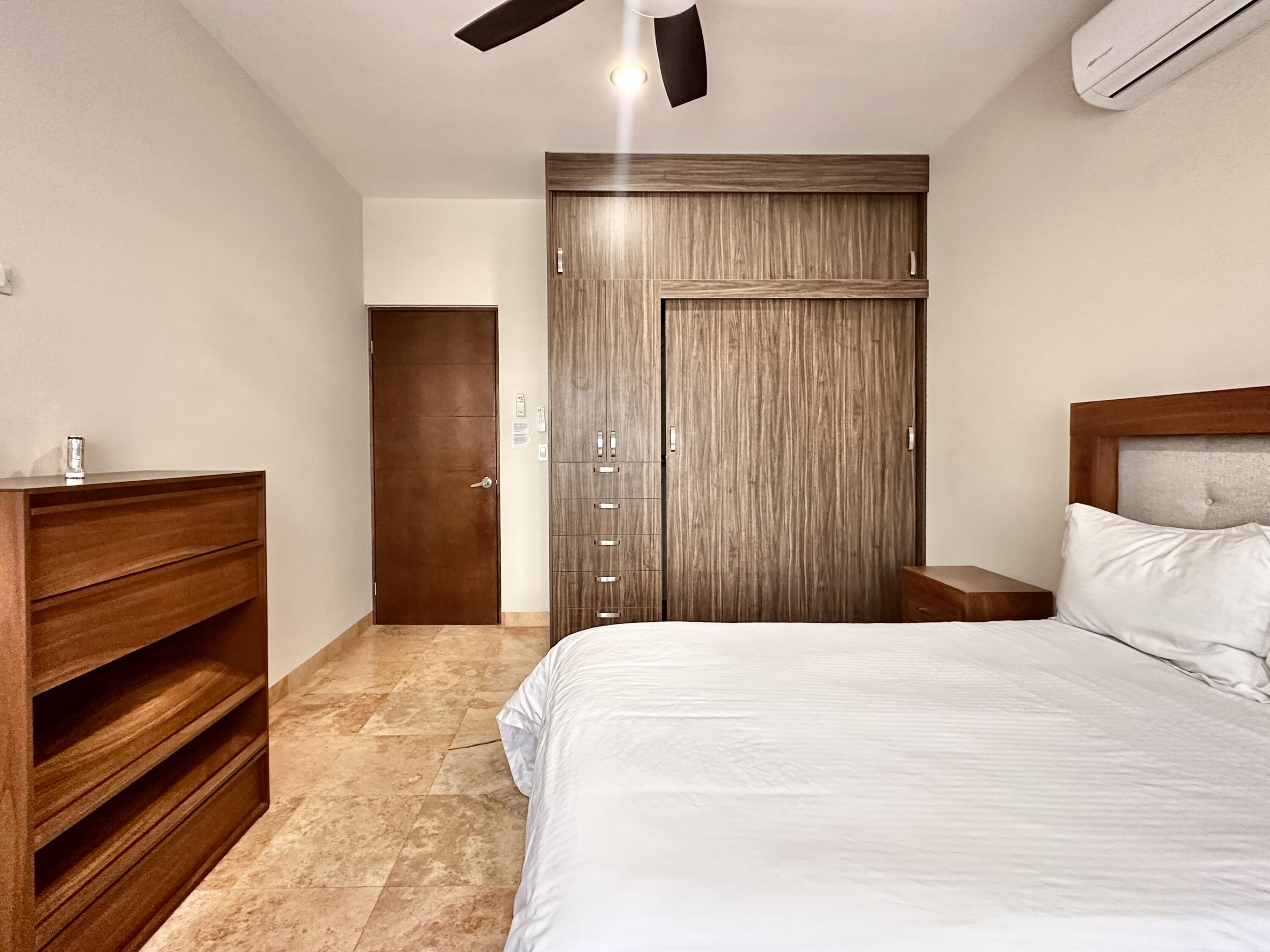 Calle Mohimara, CONDO VISTA BAHIA