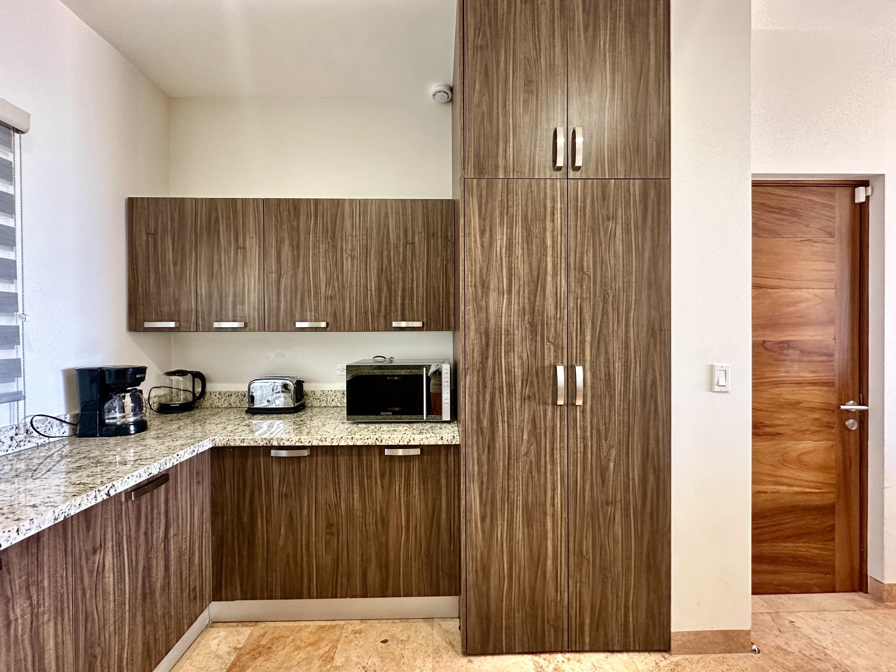 Calle Mohimara, CONDO VISTA BAHIA