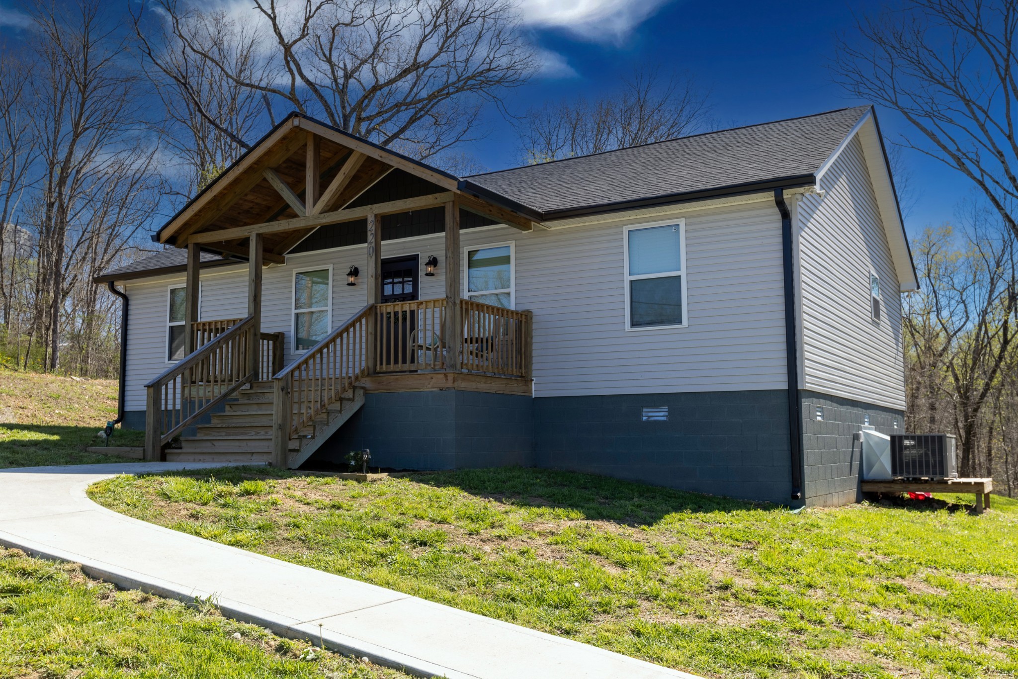 220 Columbia Ave