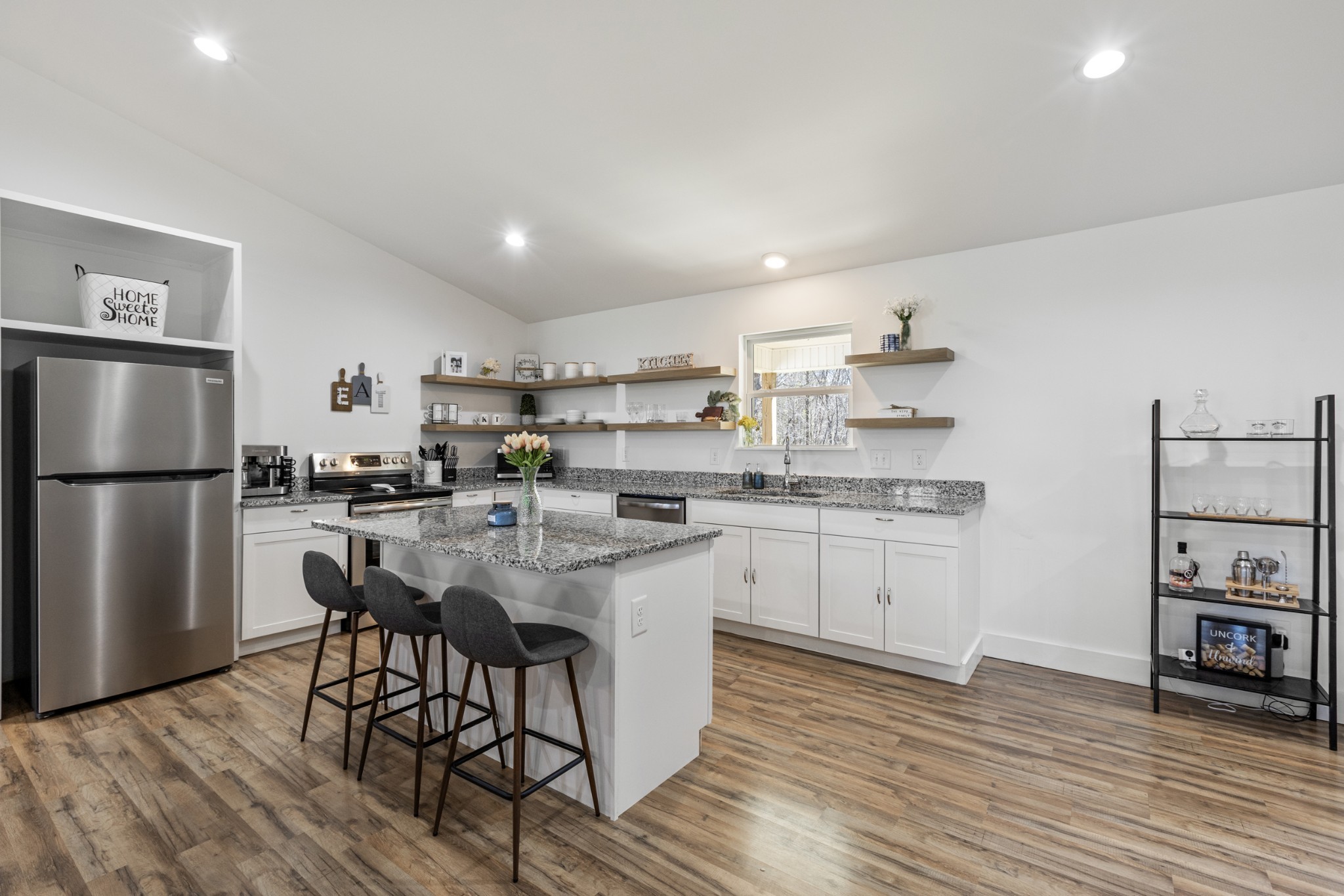 220 Columbia Ave