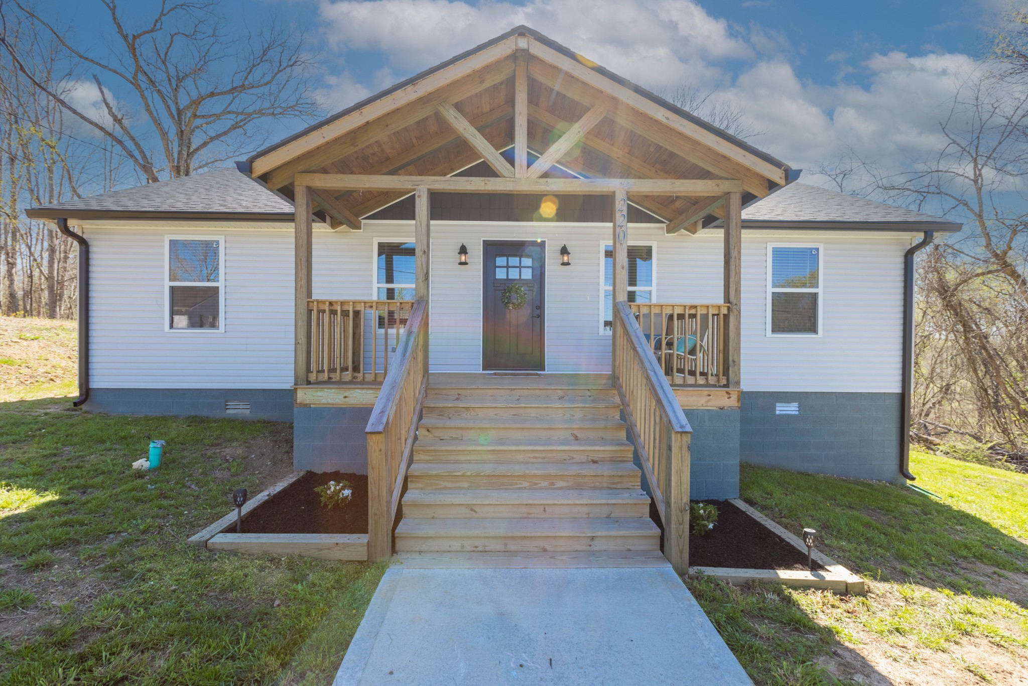 220 Columbia Ave