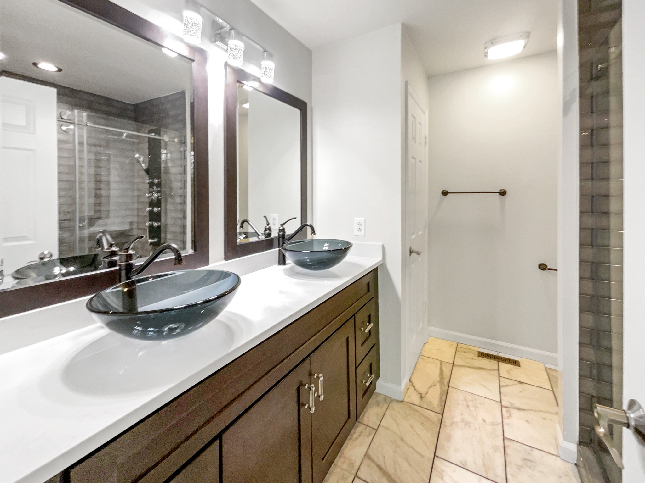 109 Brookview Ct