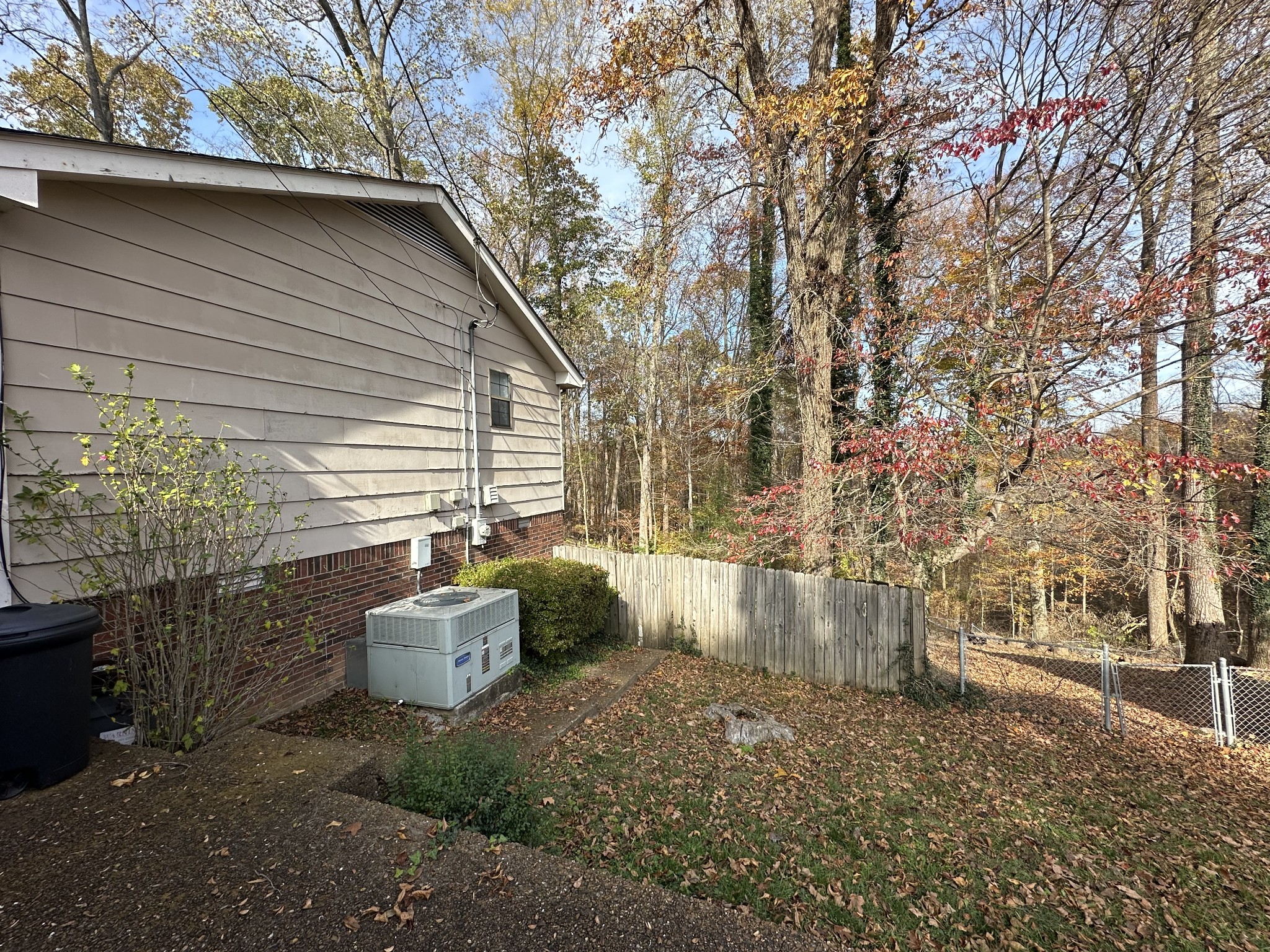 1607 Winding Way Dr